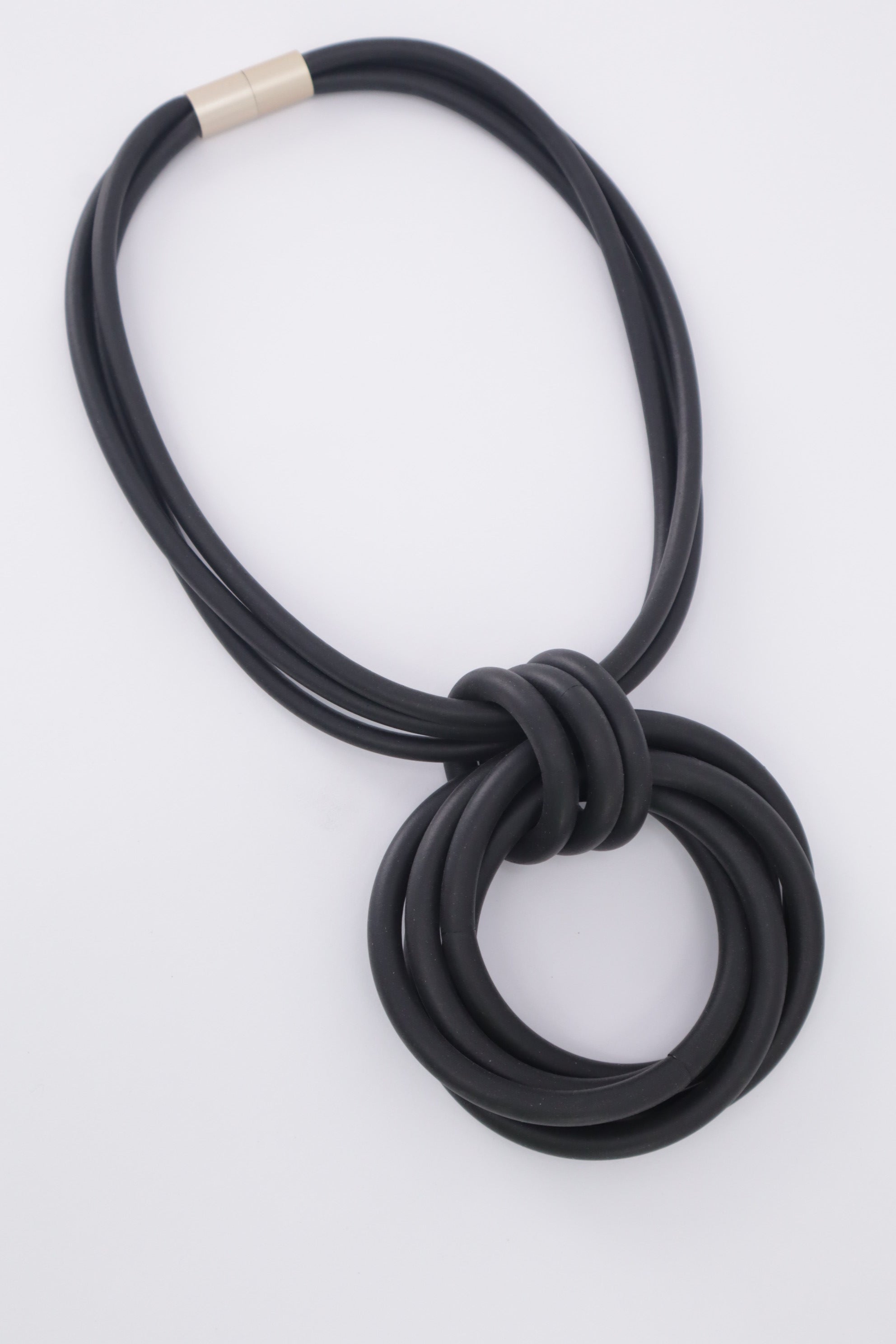 Gargantilla imán 54937