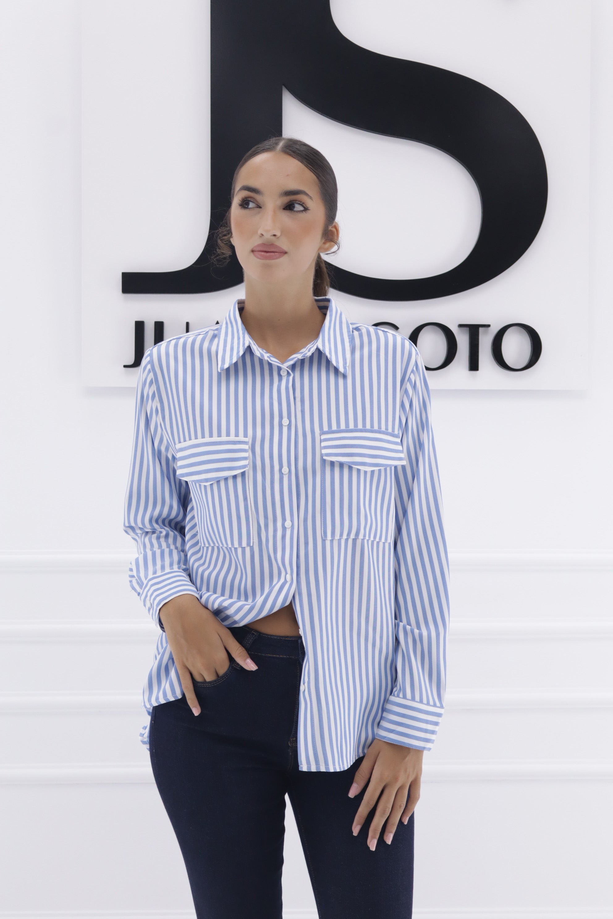 Camisa 8511005(BLANCA RAYAS CELESTE)