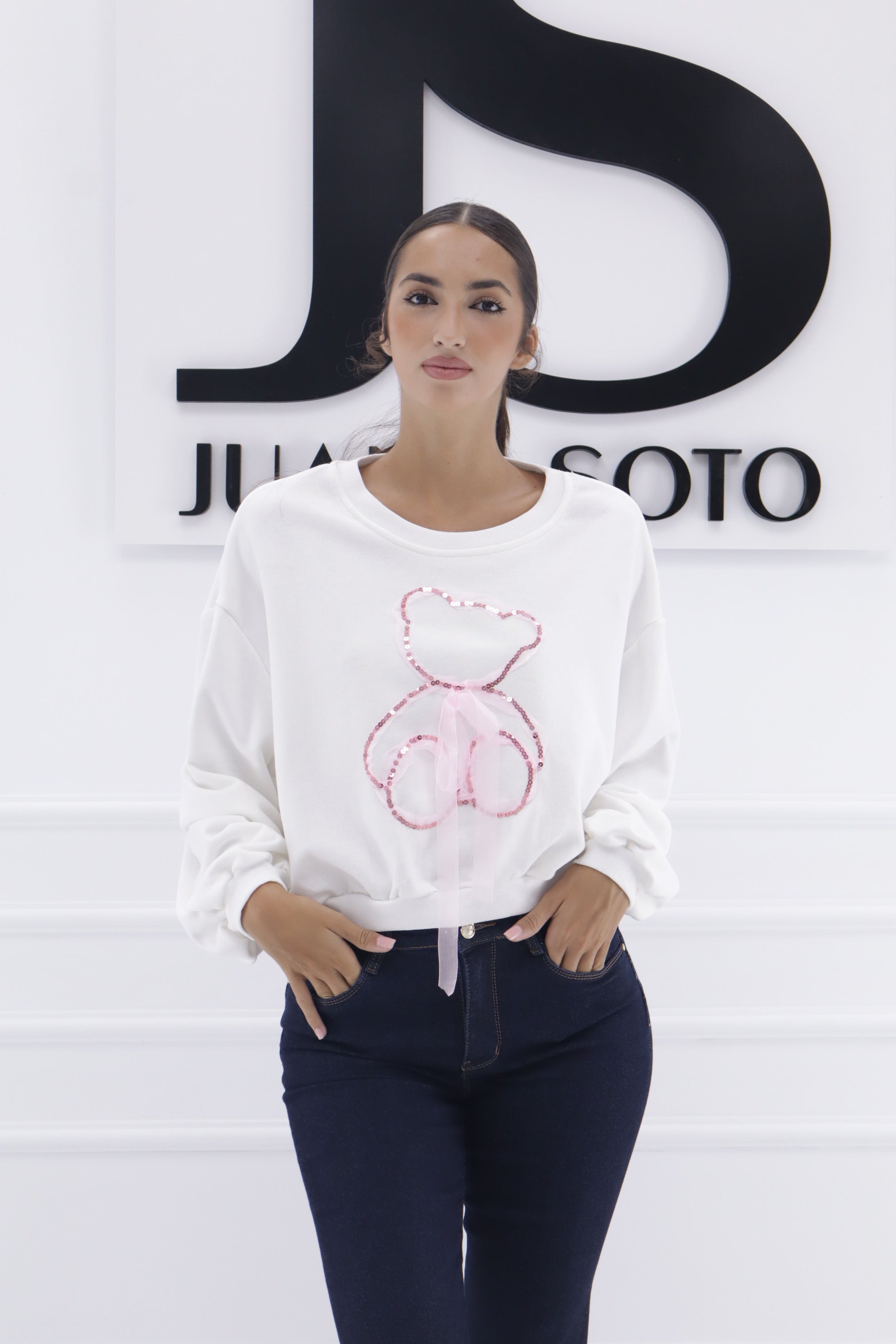 Sudadera oso lentejuelas y lazo 8025058