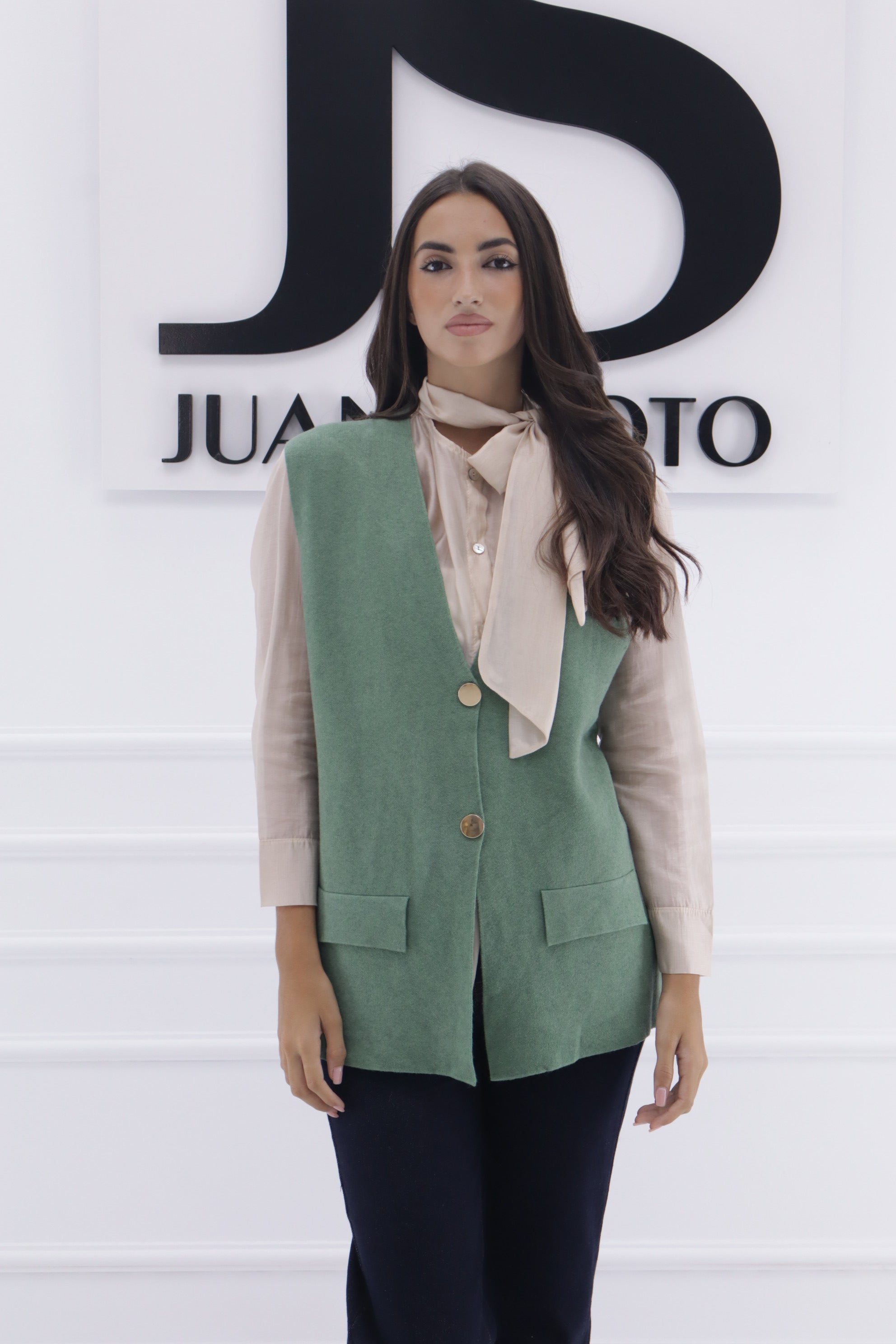 Chaleco botón dorado 12251