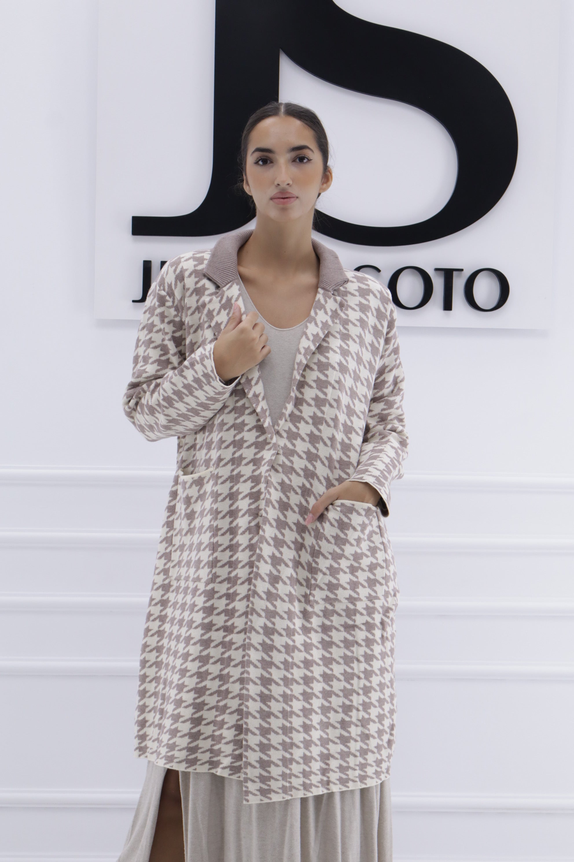 Rebecon F2022 pata de gallo pequeño