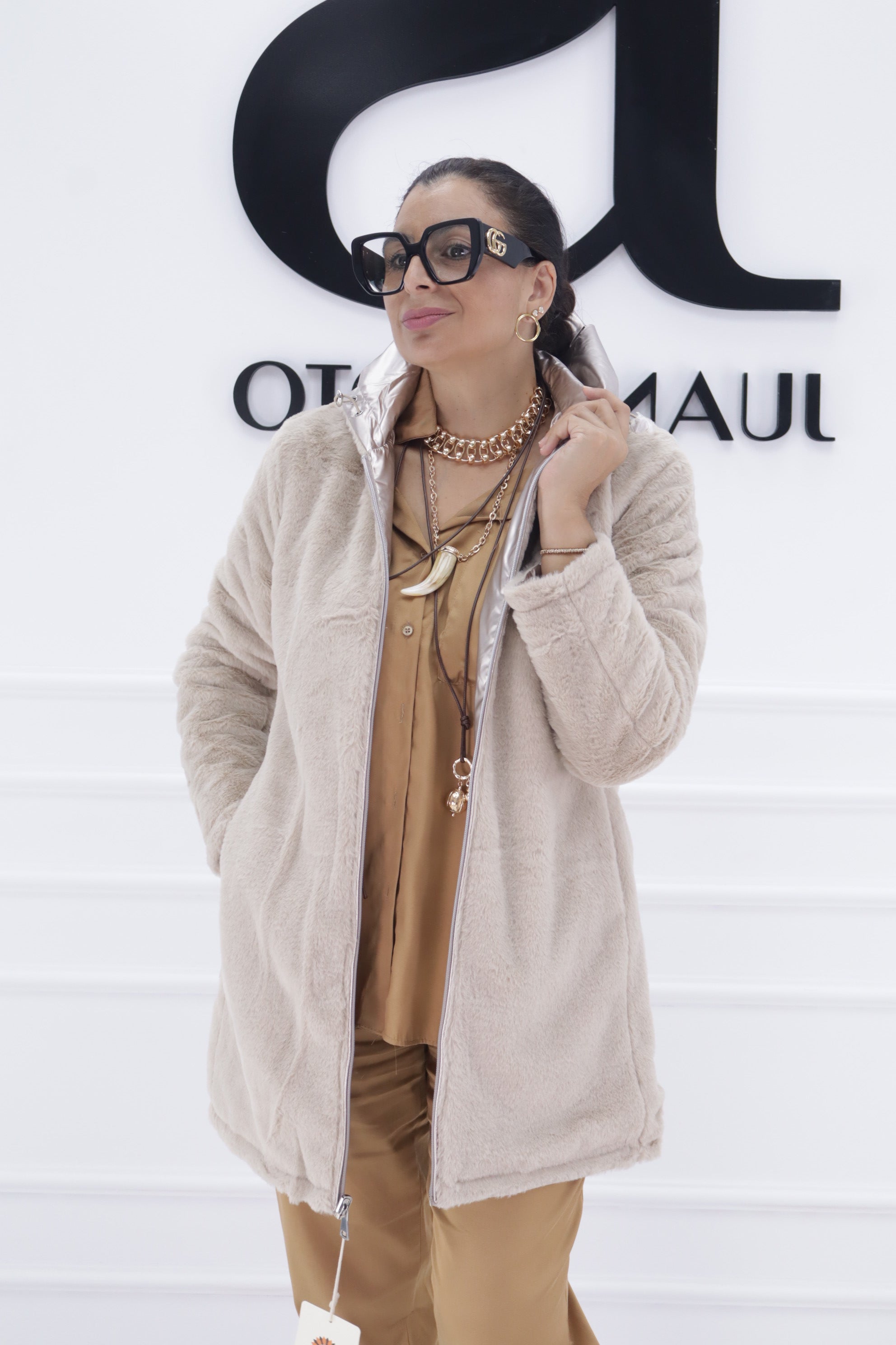 Abrigo dorado reversible pelo beig B48-1