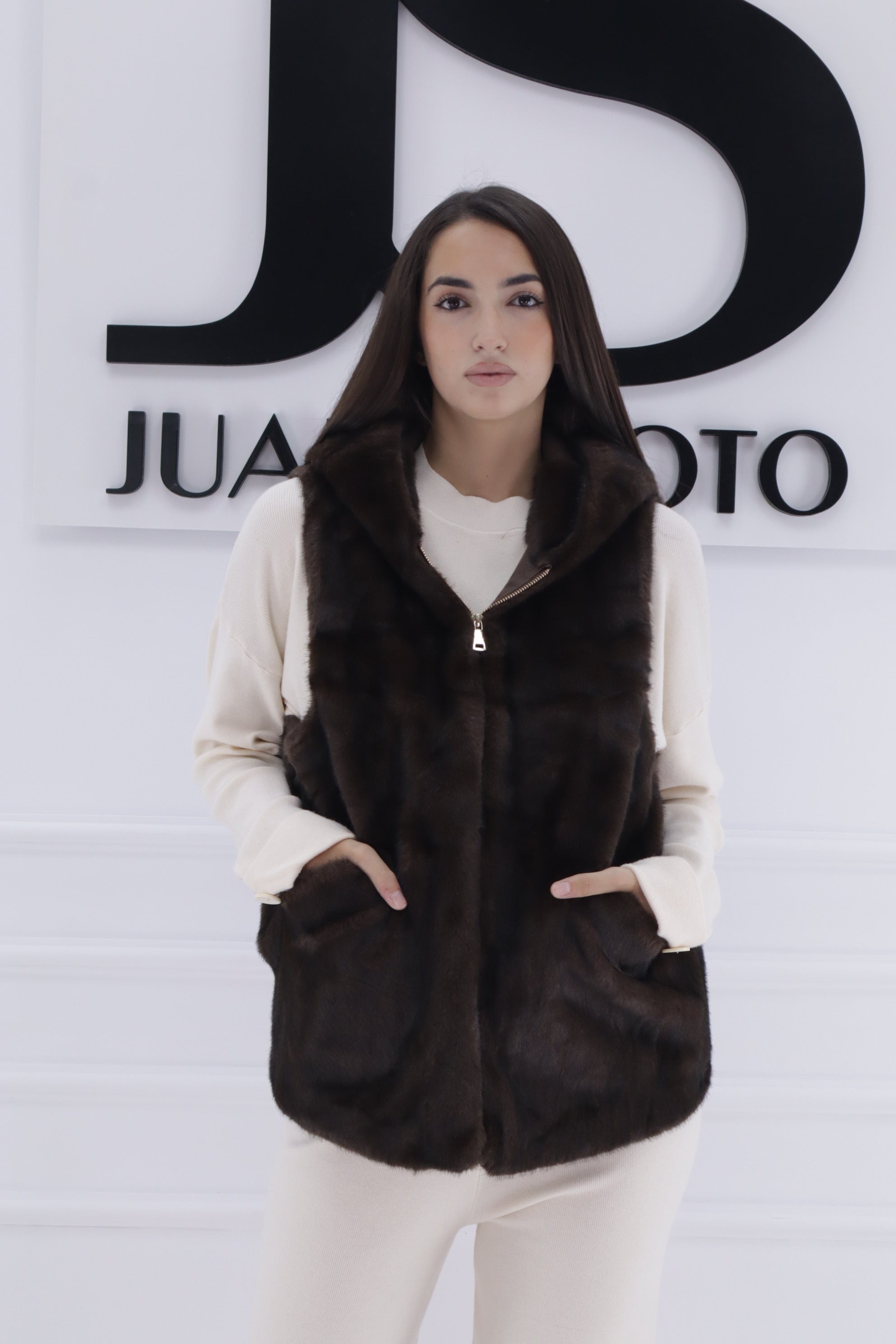 Chaleco marron pelo Y202