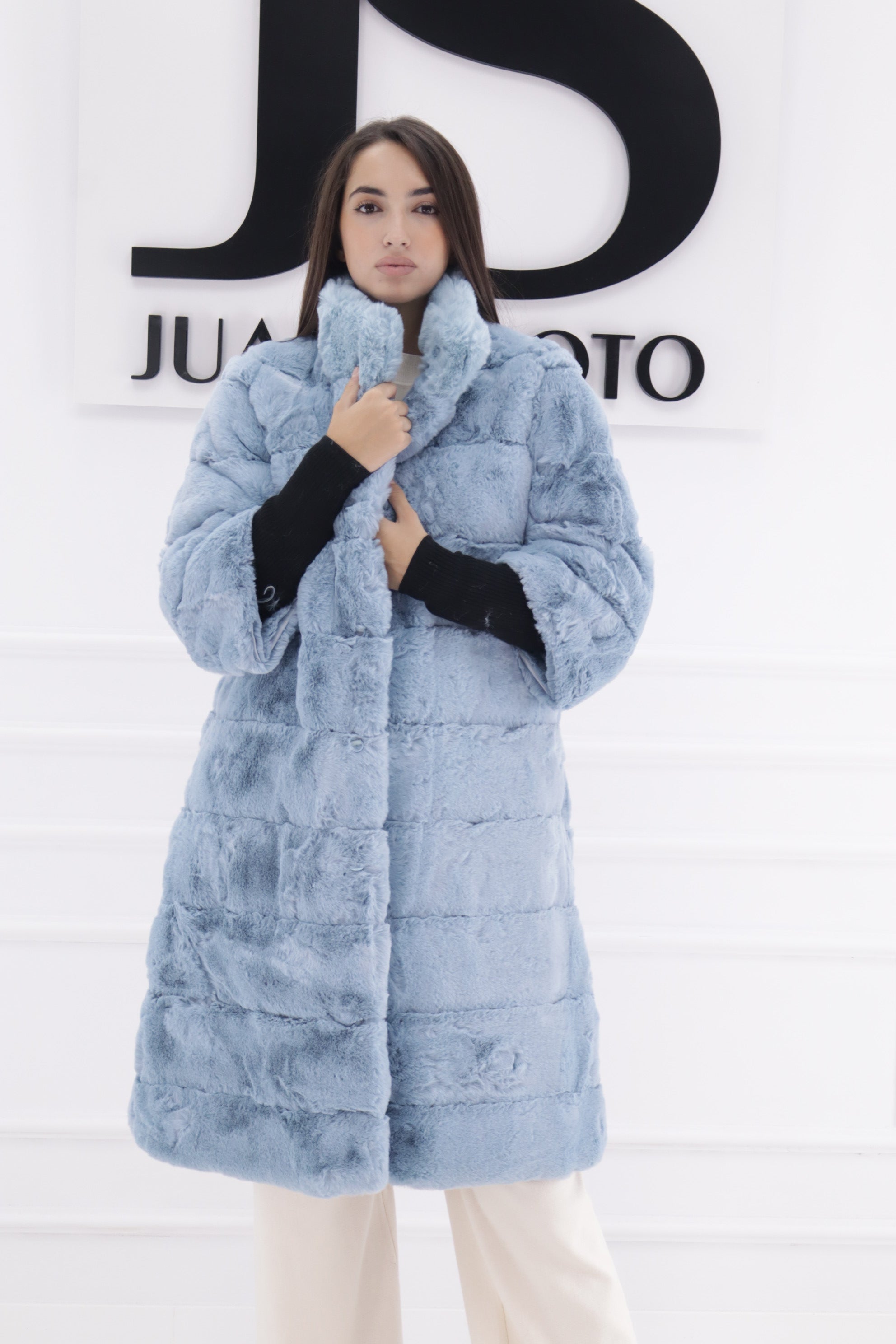 Abrigo puño negro  220500080084cx