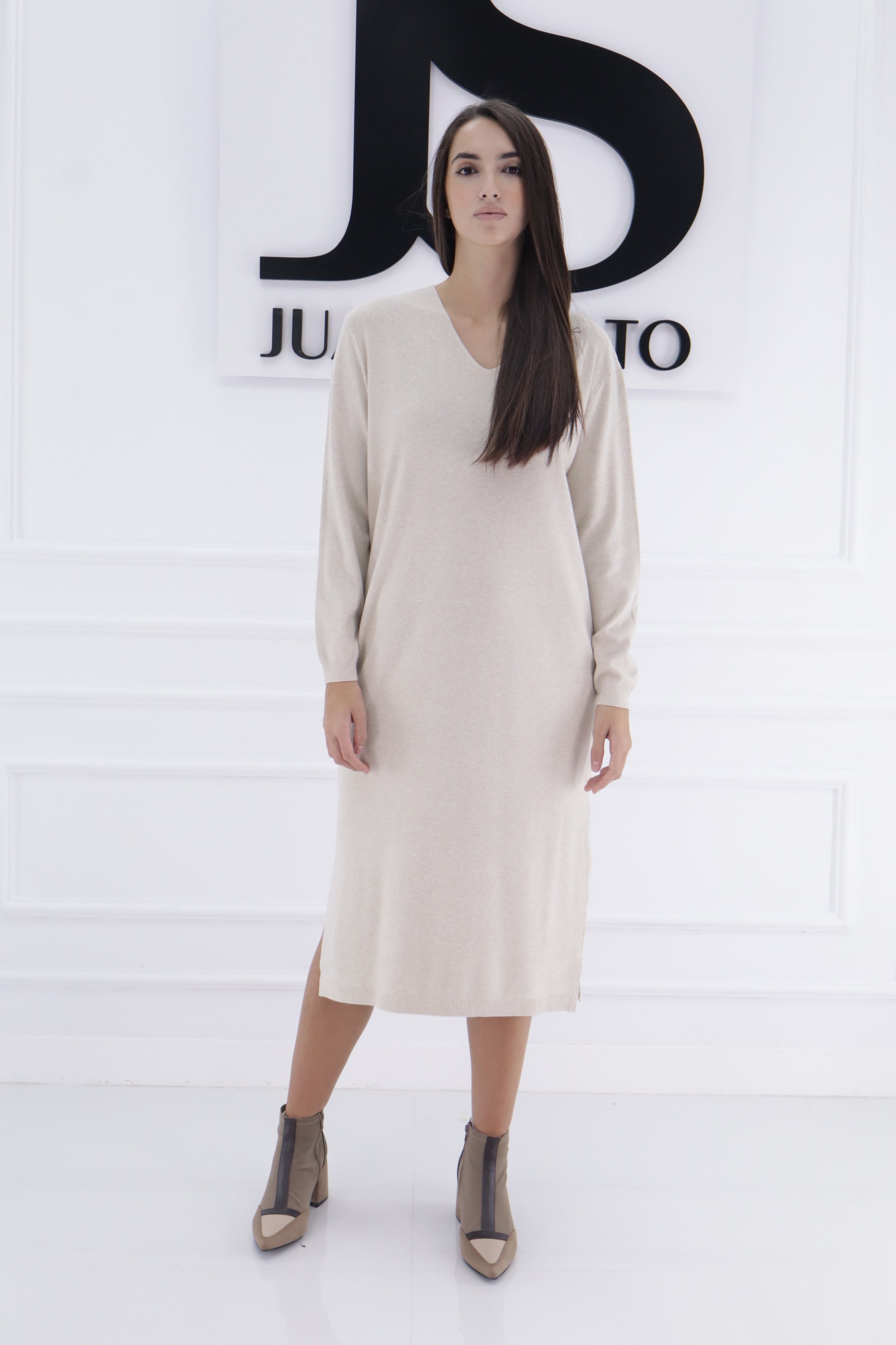 Vestido cuello pico 39251