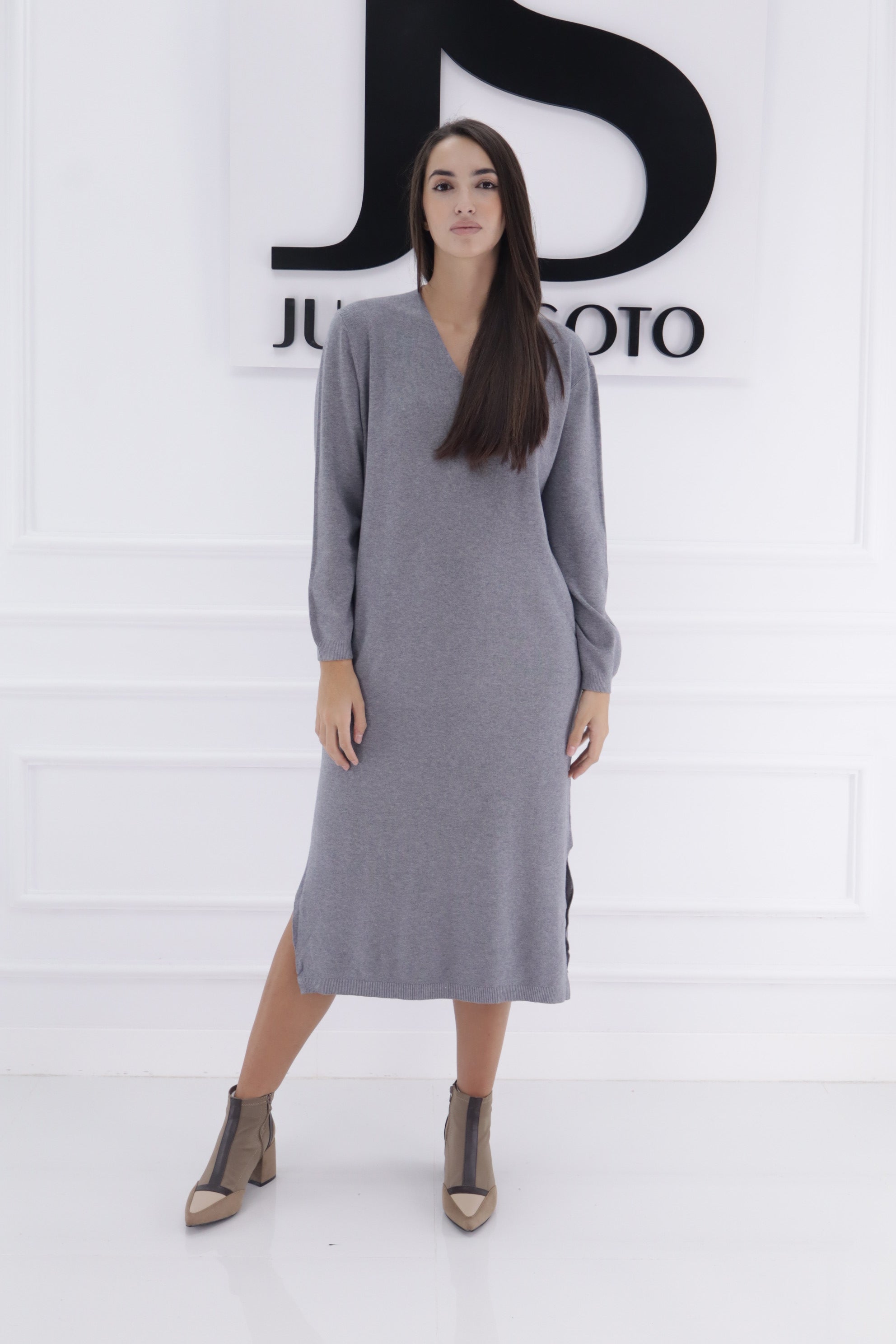 Vestido cuello pico 39251