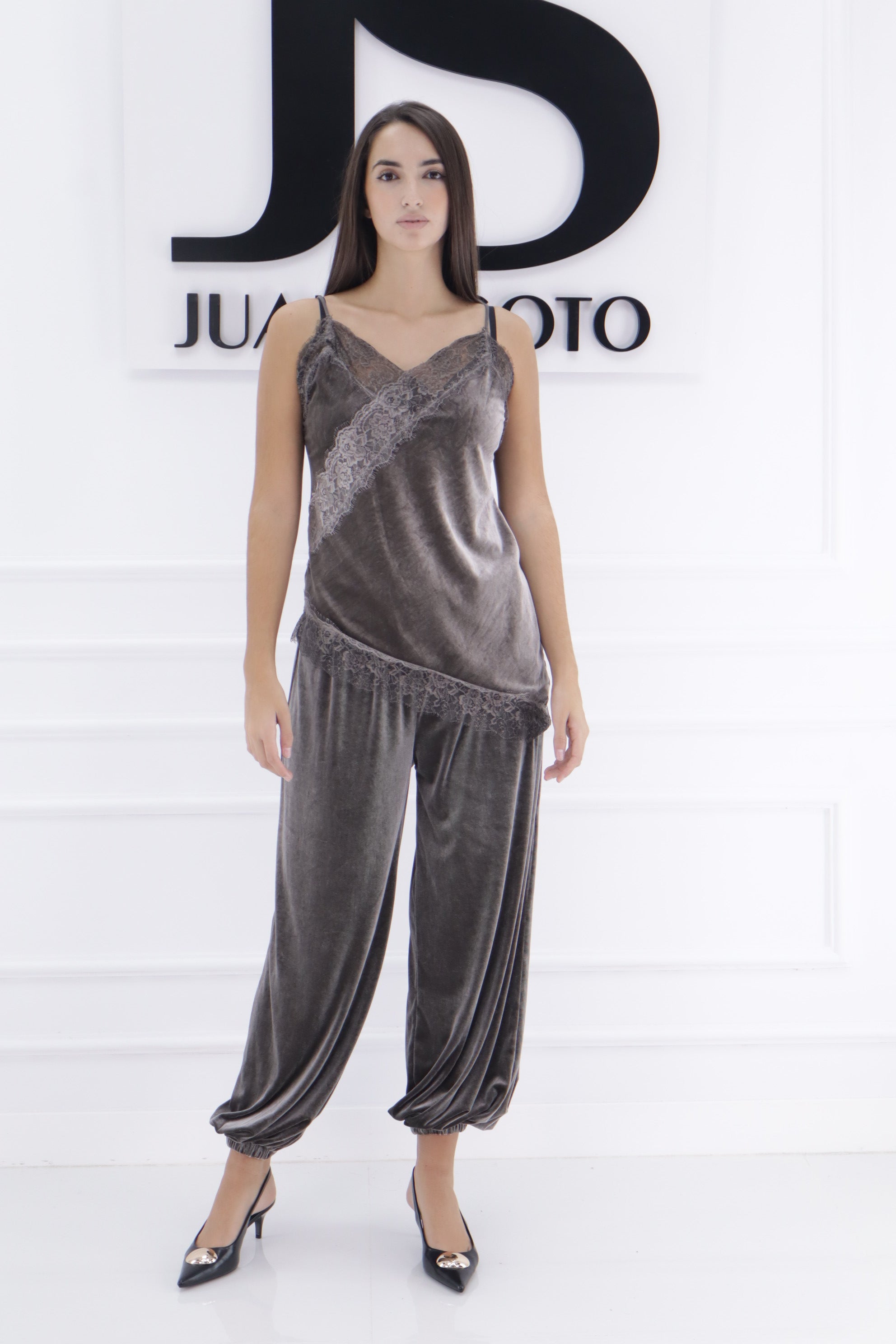 Conjunto terciopelo lencera+pantalon bombacho