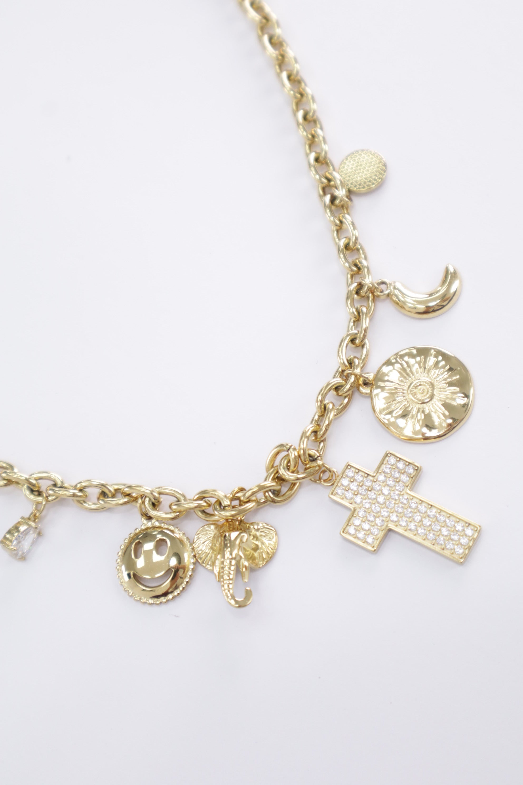 Collar cruz +juegos caritas