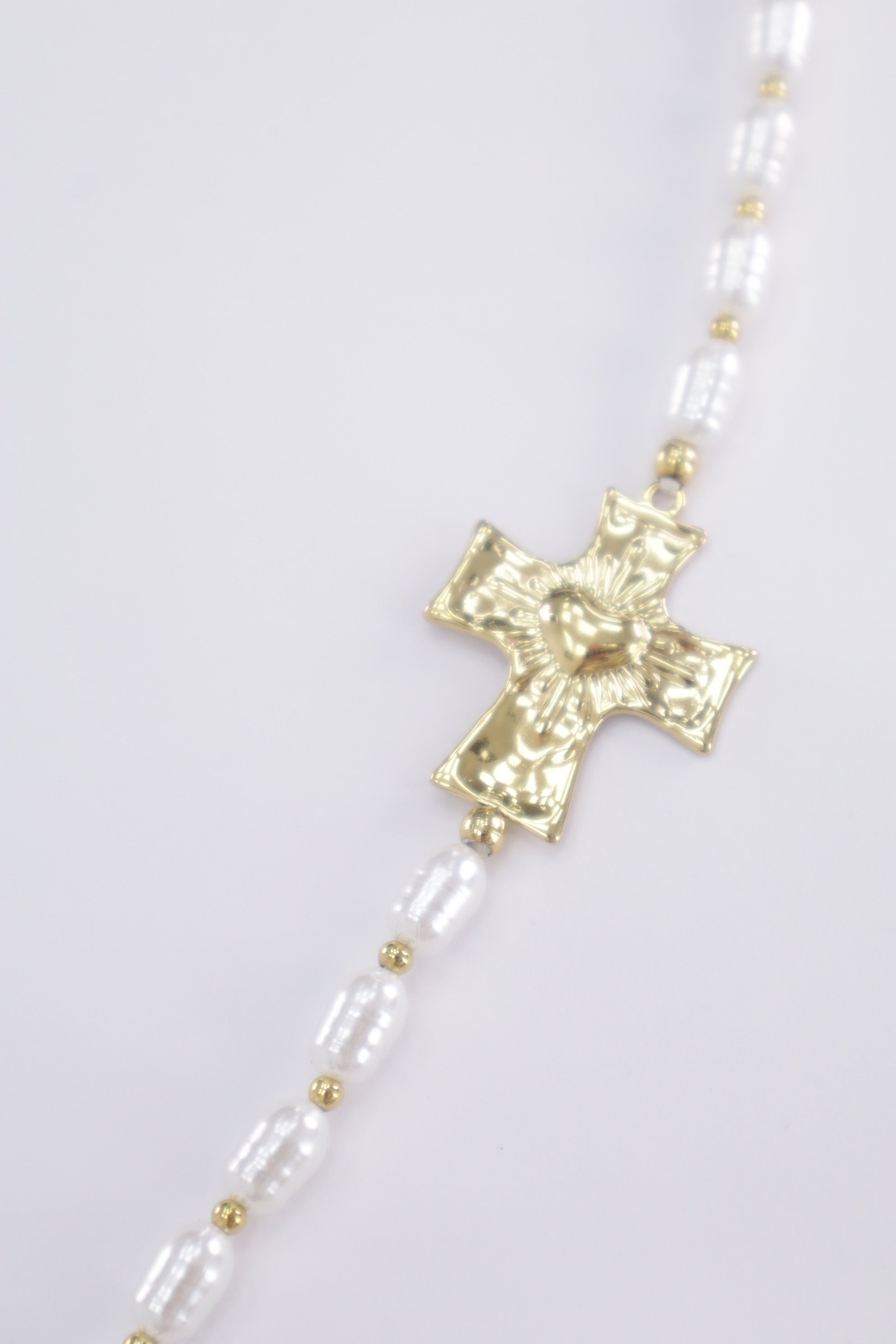 Pulsera perla+cruz 009