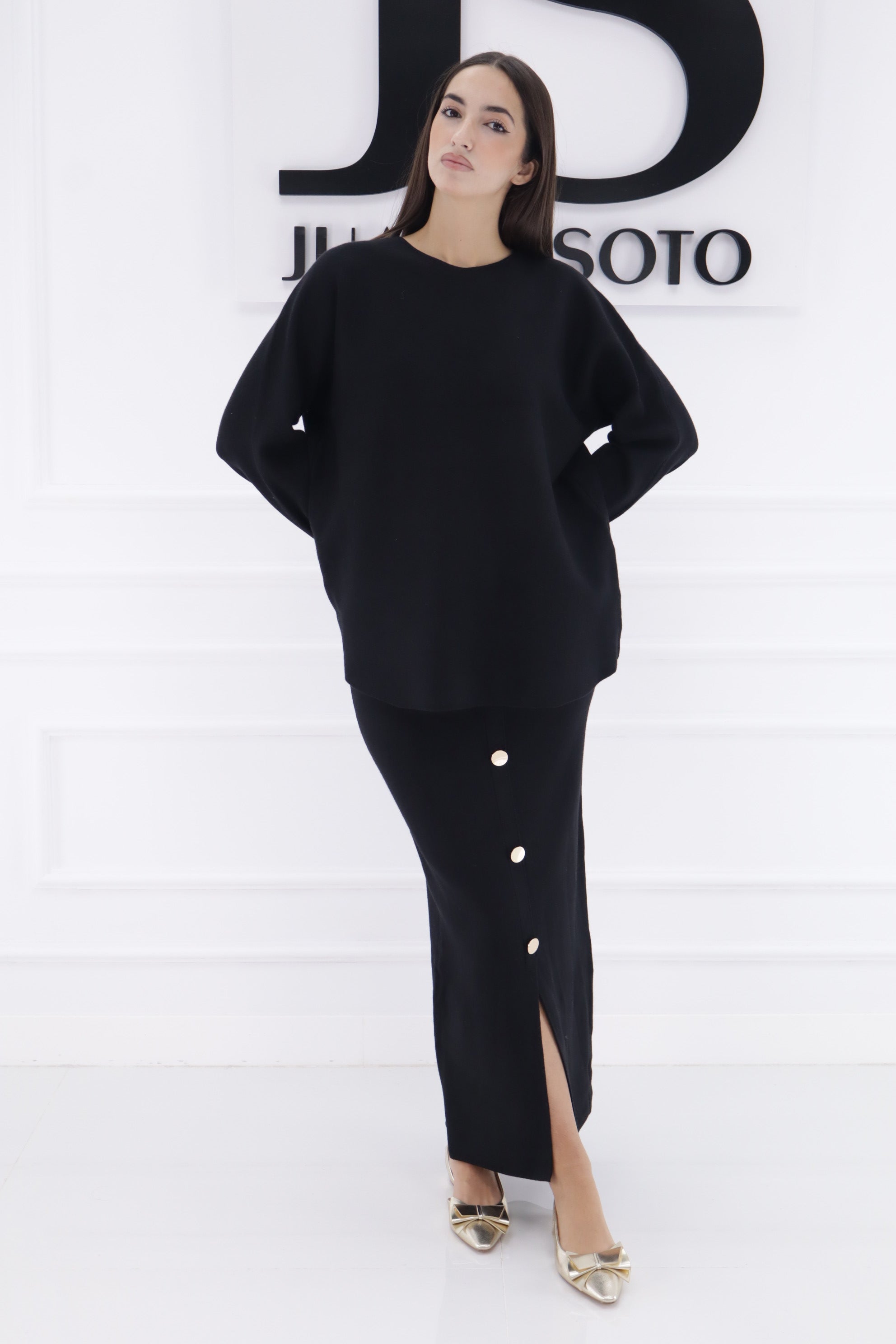 Conjunto S-3(JERSEY+FALDA BOTONES DORADOS)