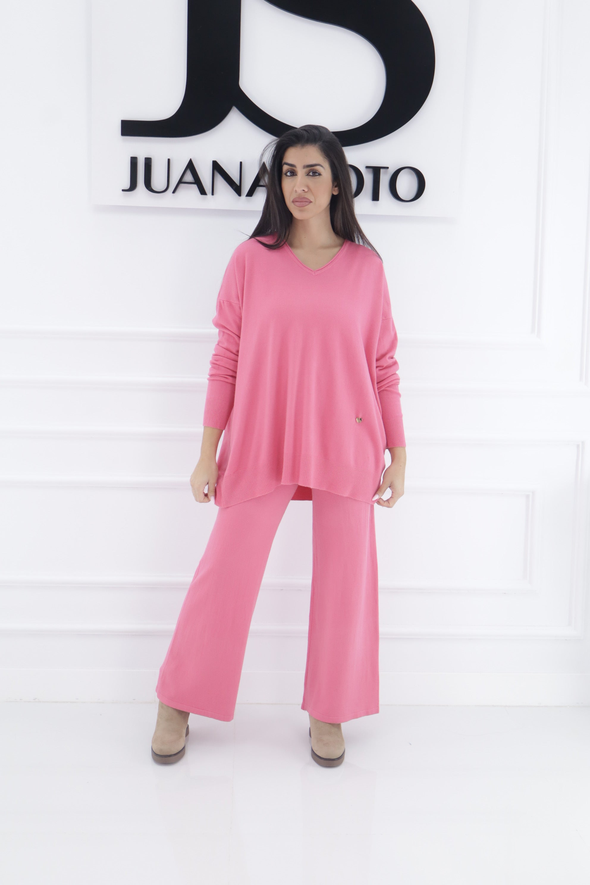 Conjunto cuello pico 6088