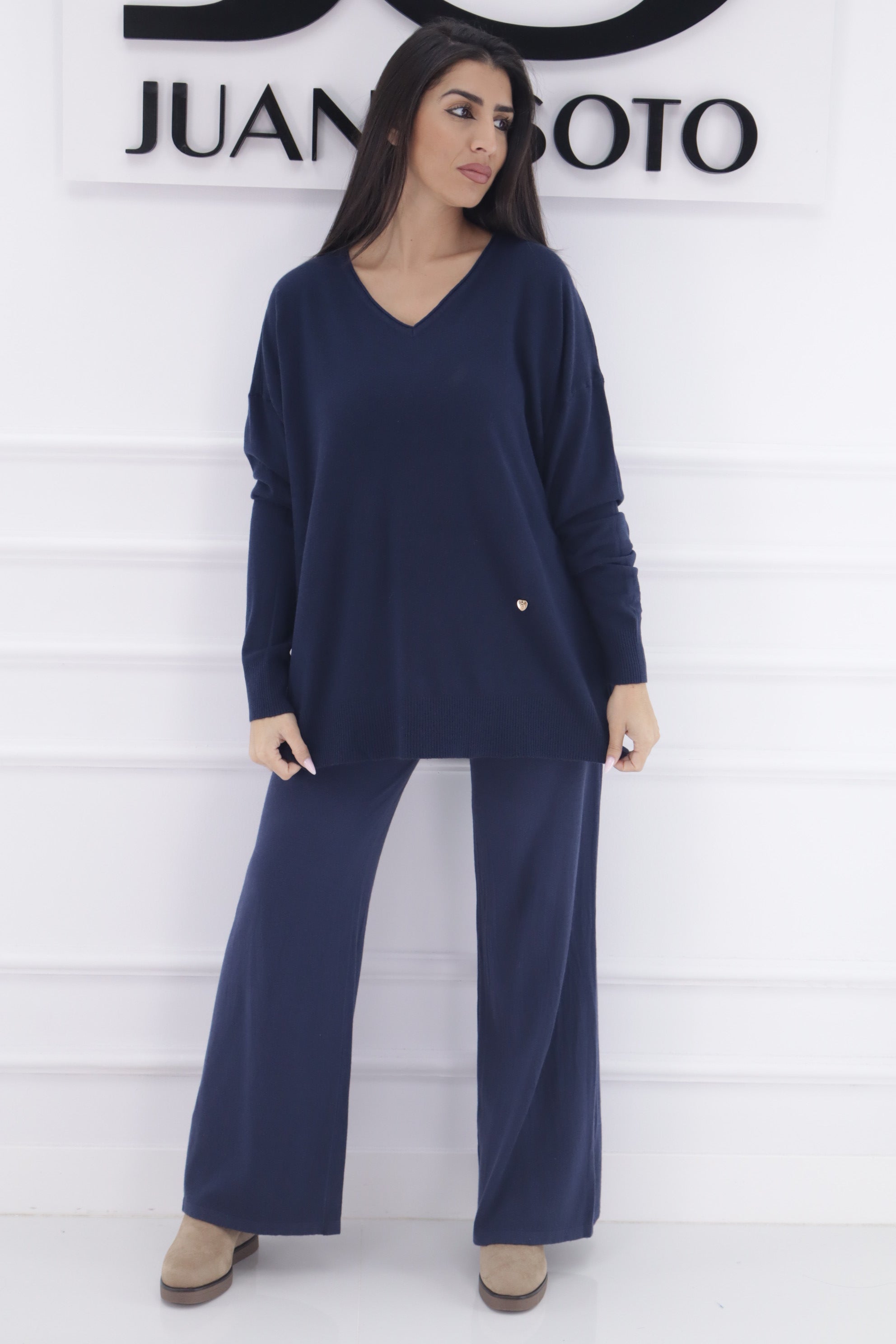 Conjunto cuello pico 6088