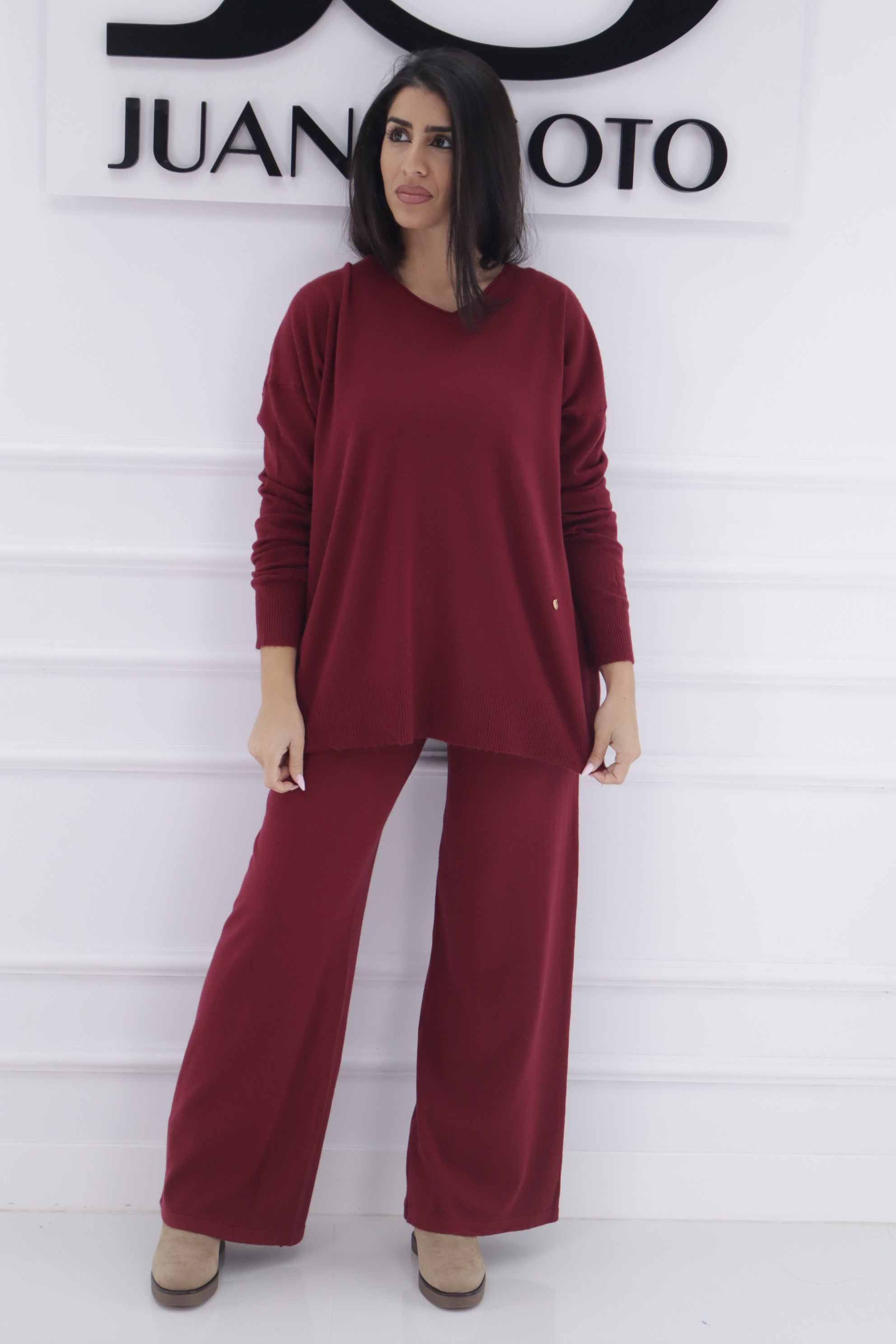 Conjunto cuello pico 6088