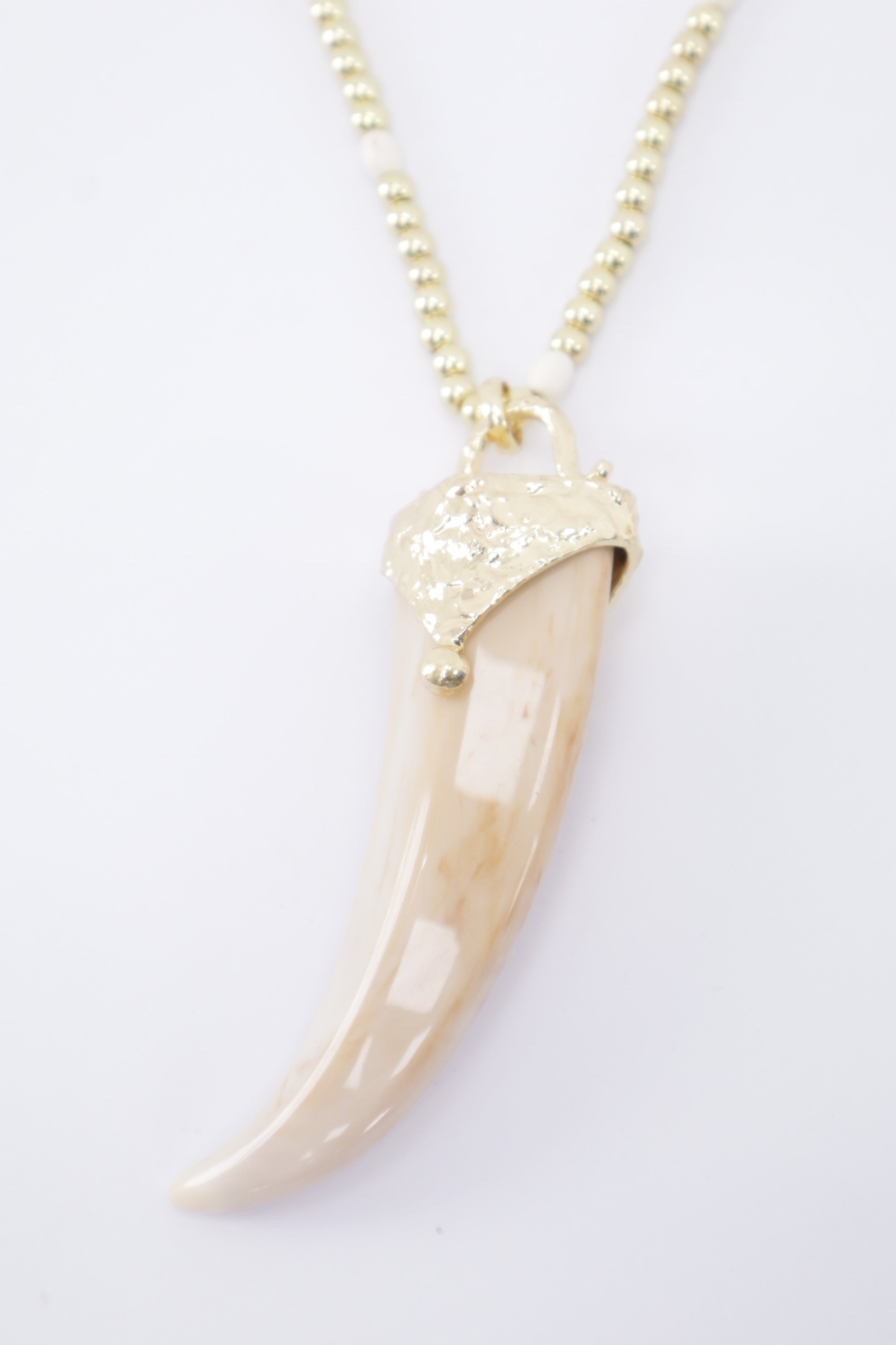 Collar cuerno ultimo