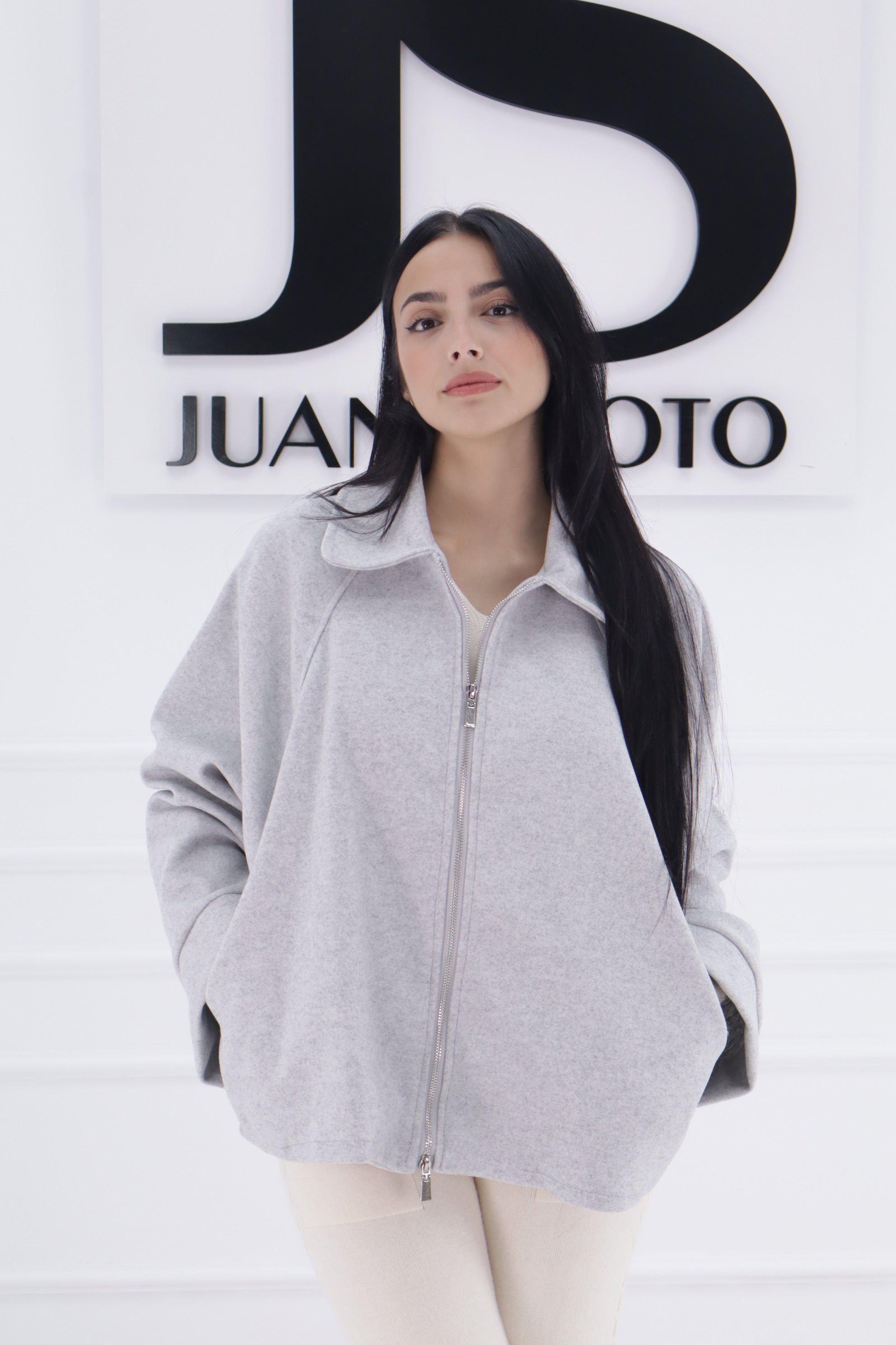 Chaqueta lisa cremallera 5586