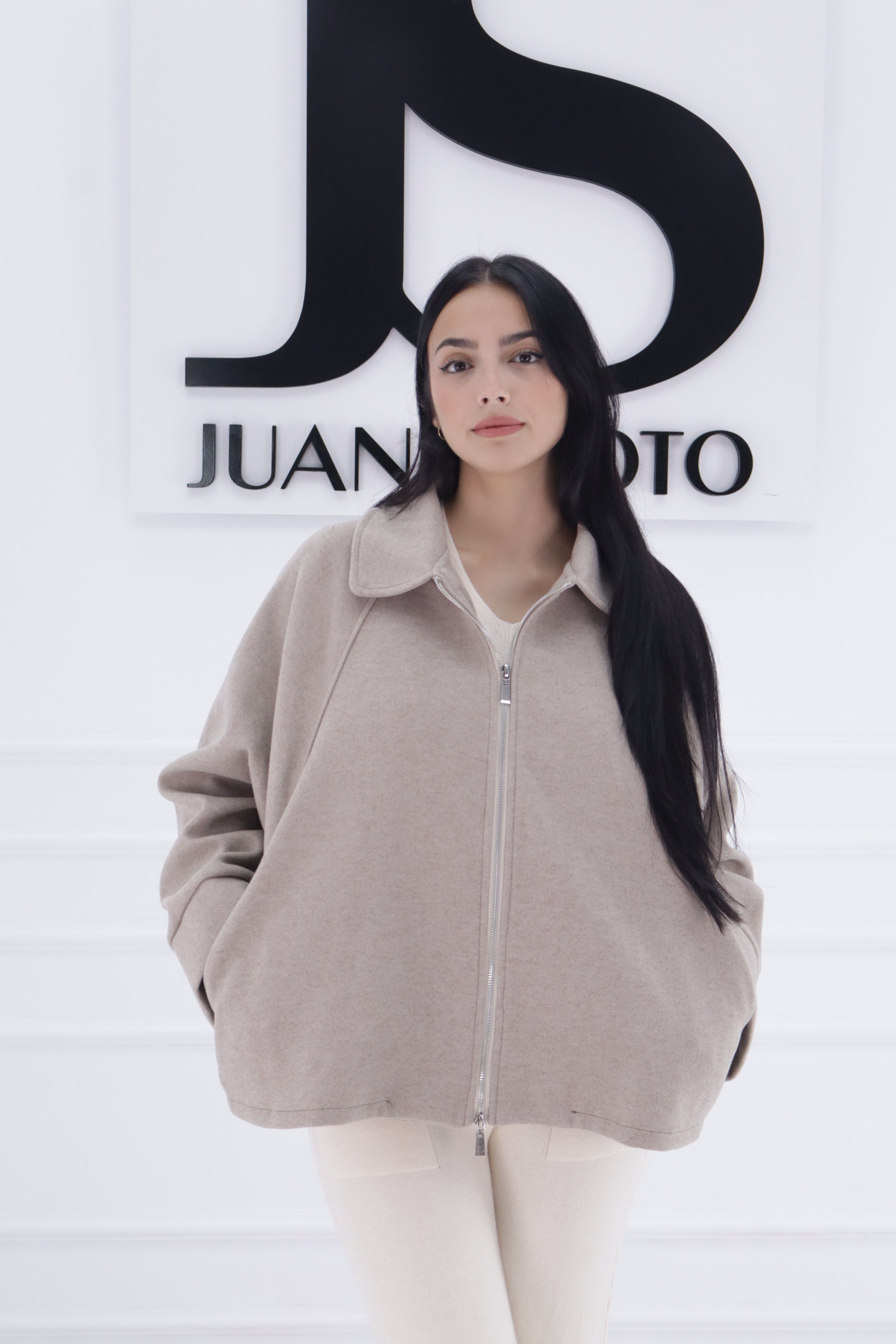 Chaqueta lisa cremallera 5586