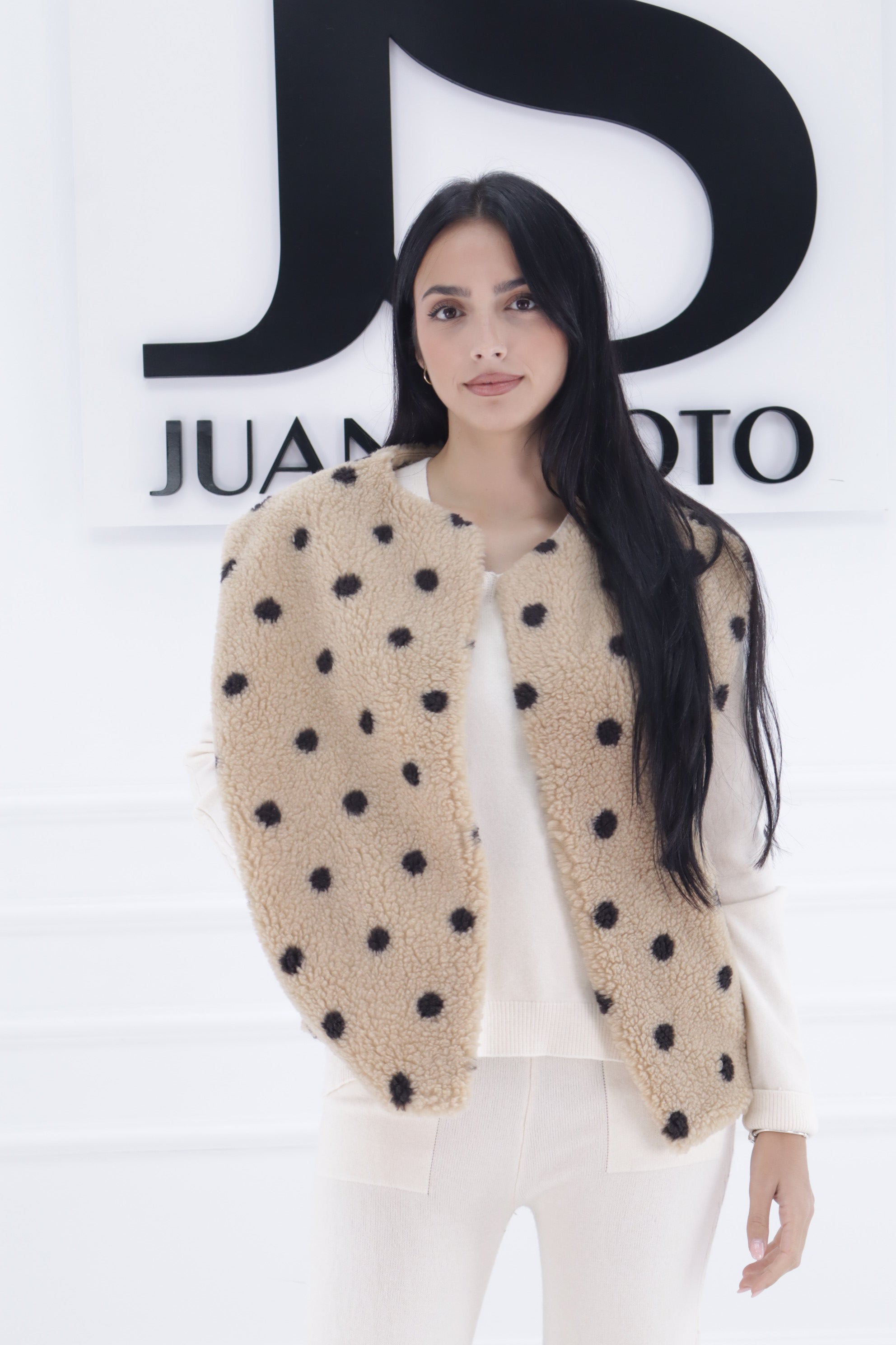 Chaleco lunares borrego