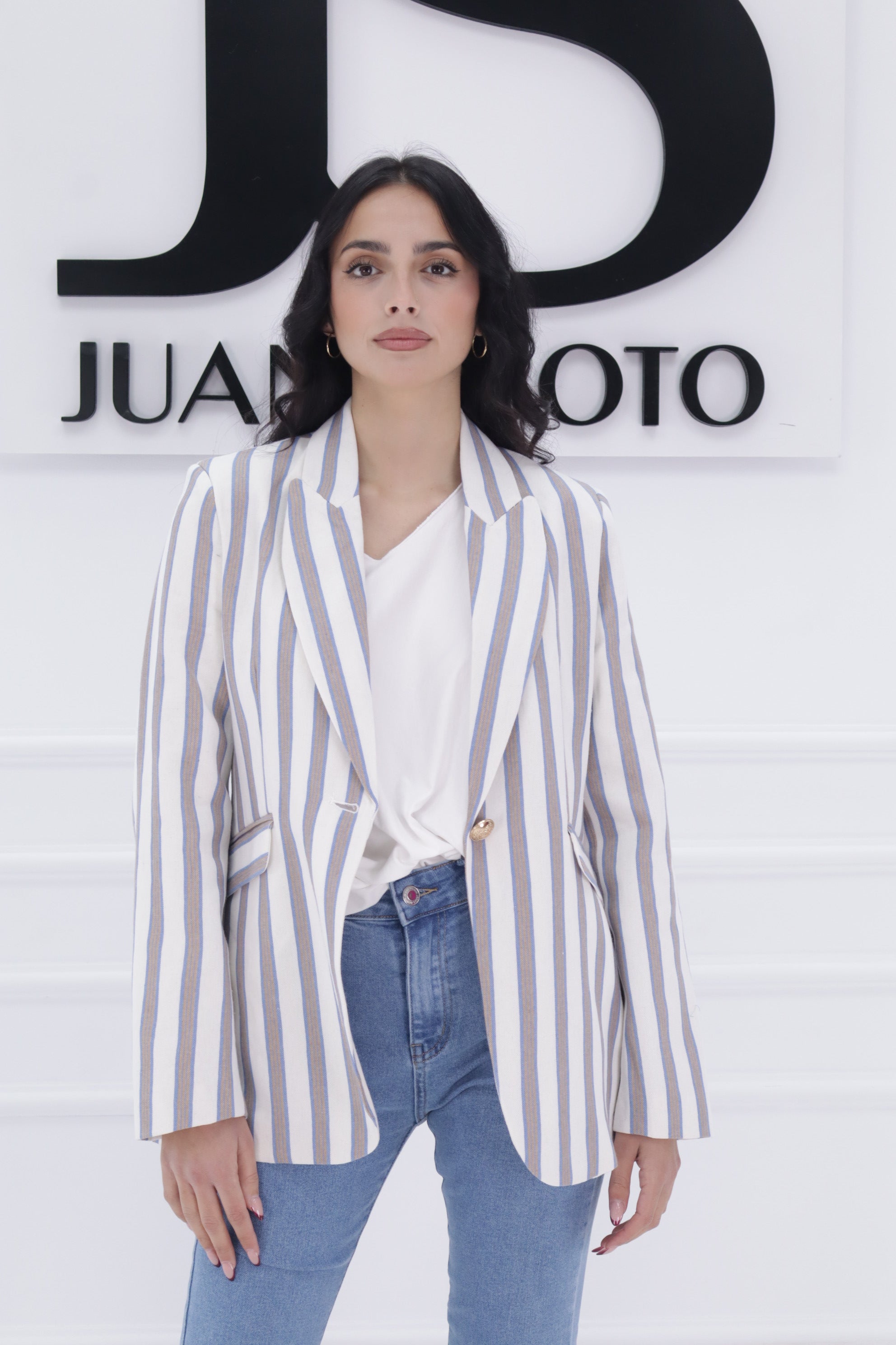 Chaqueta 8502904 (Blanca con rayas camel/celeste)