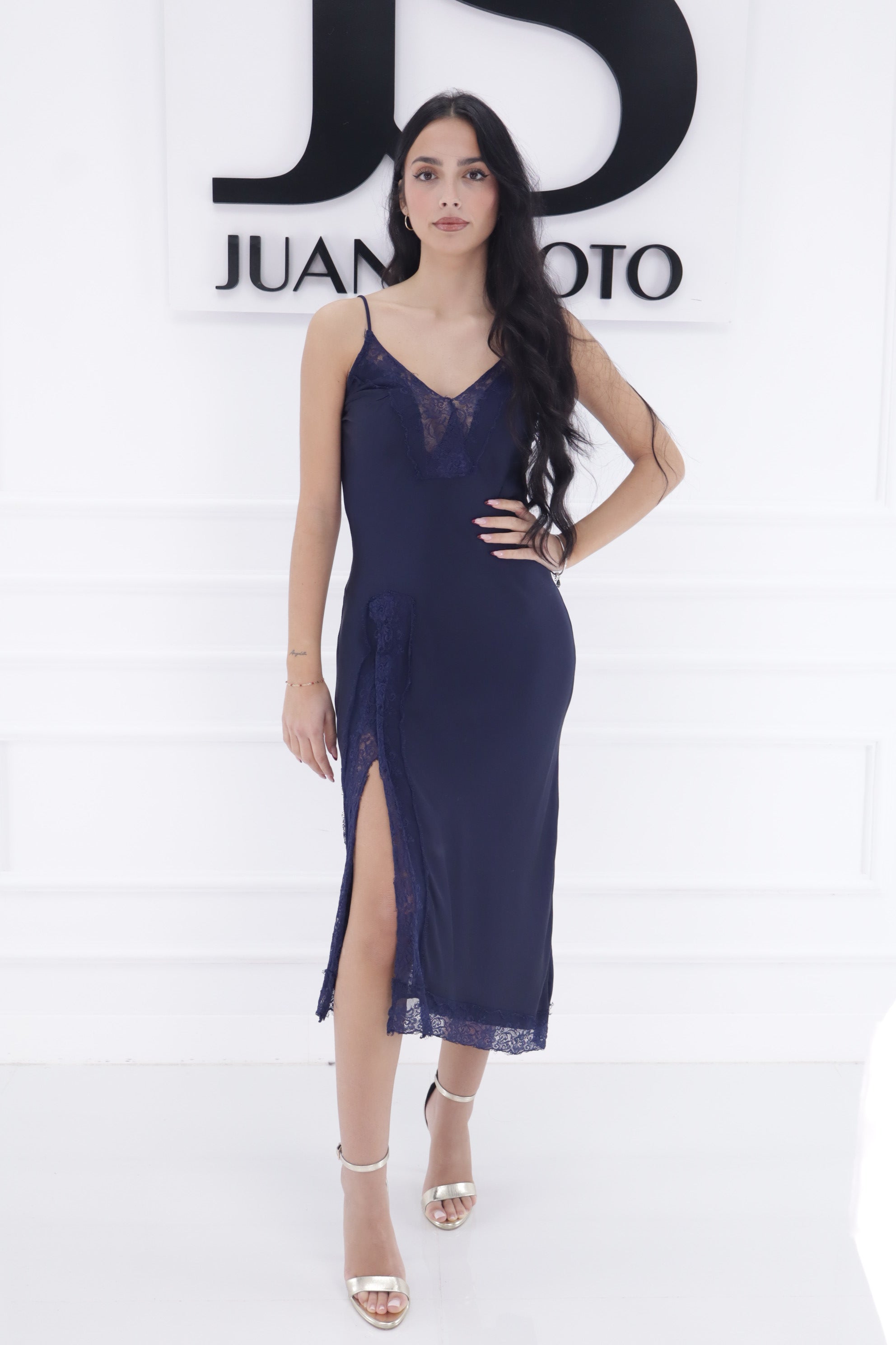 Vestido lencero abertura encaje EL85302