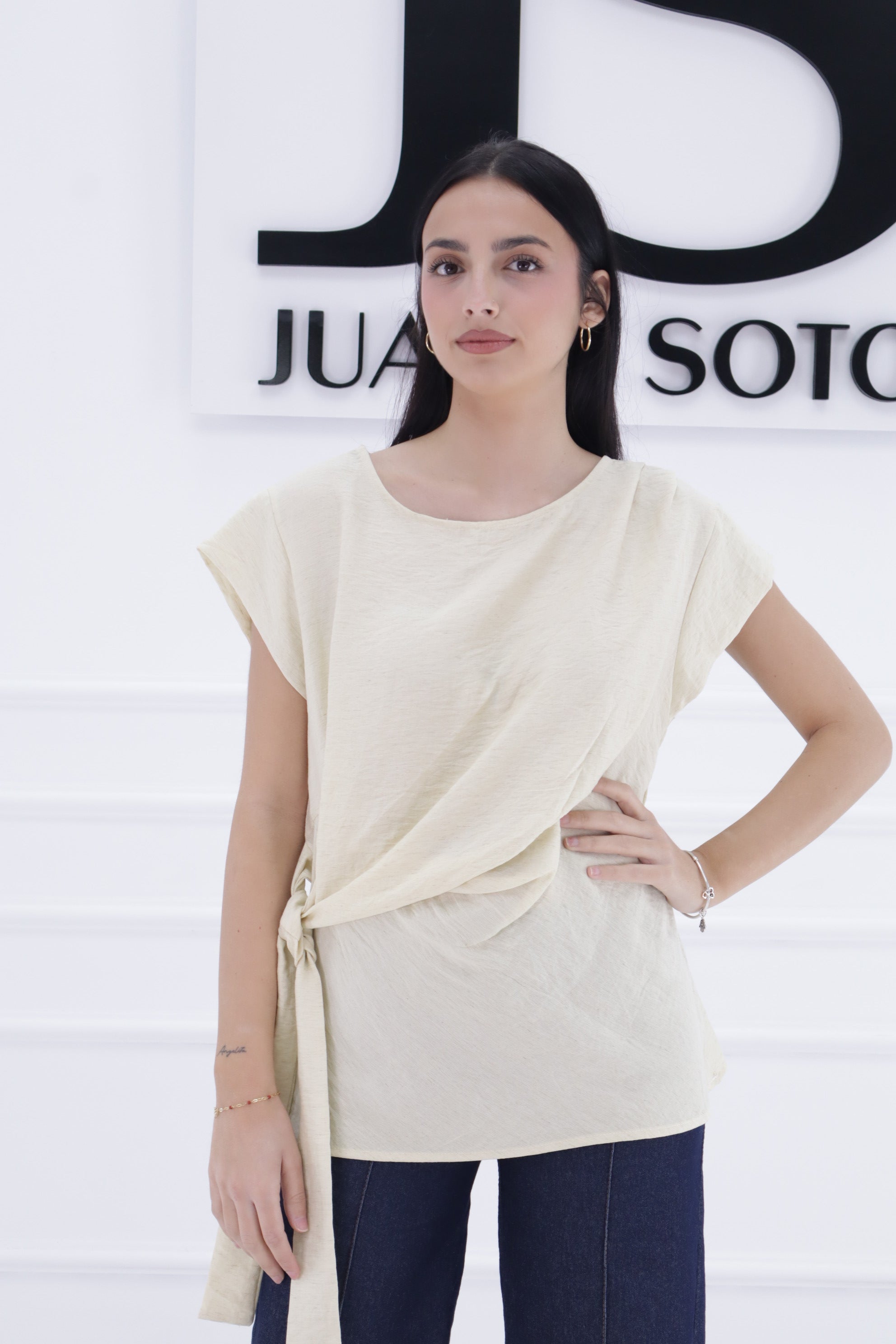 Blusa nudo lateral 2883