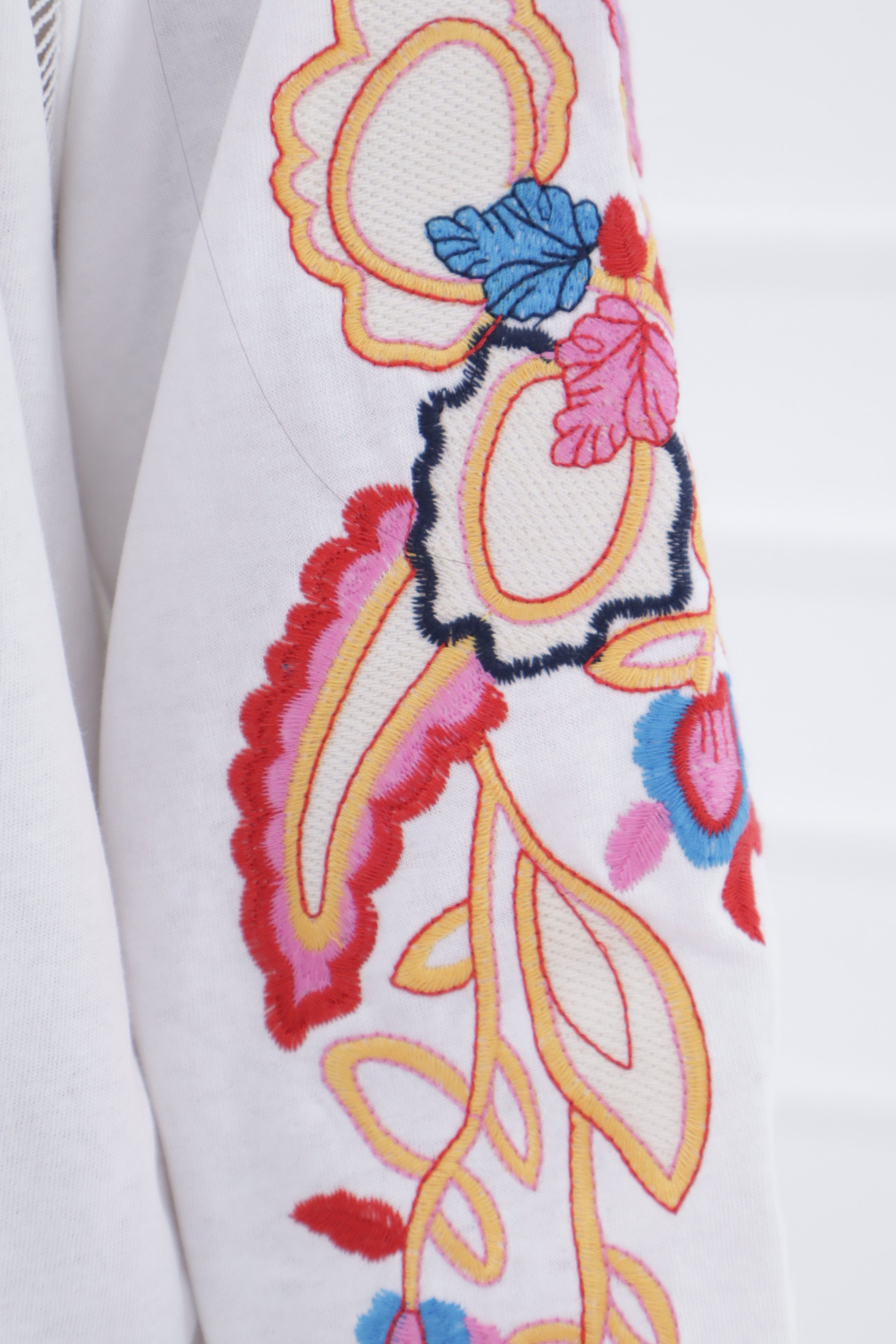 Camisa 1D1871 blanca bordada