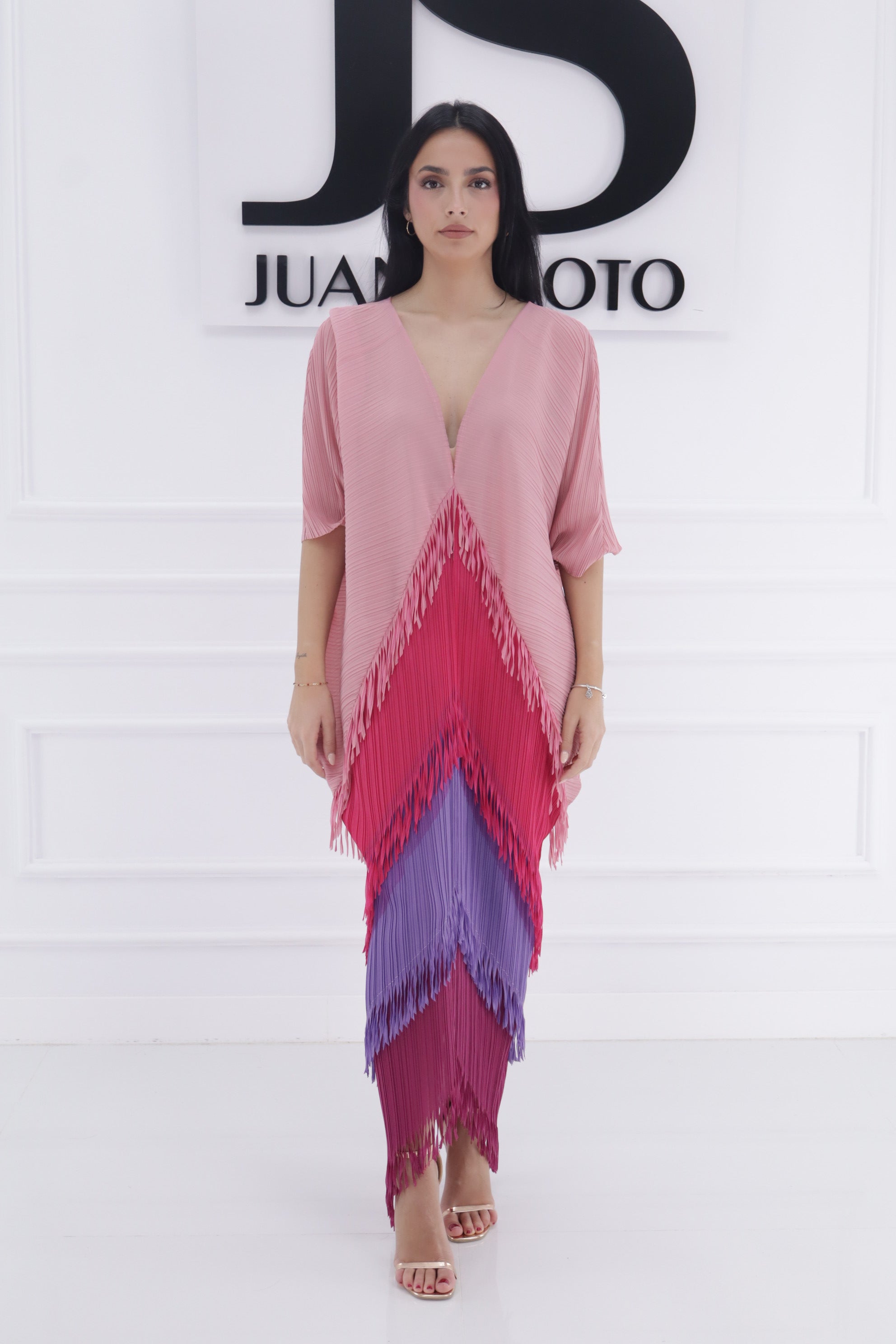 Vestido tricolor flecos C8406