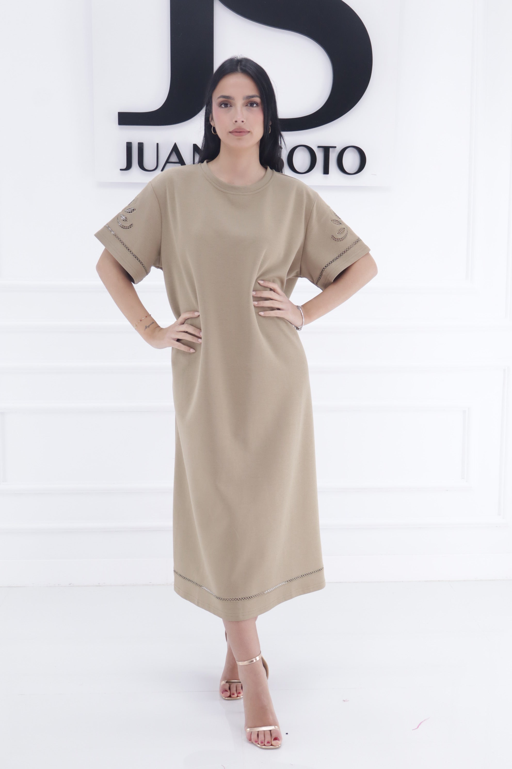 Vestido manga perforada ML3582