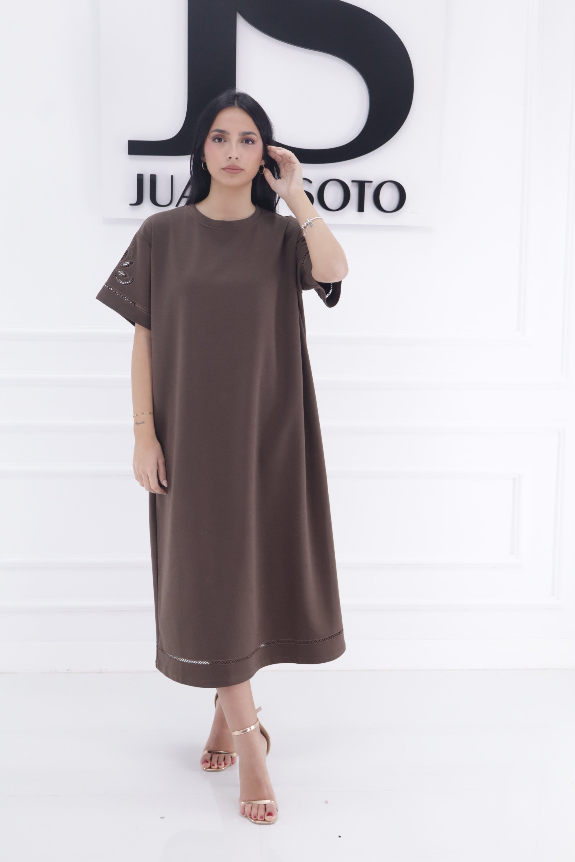 Vestido manga perforada ML3582