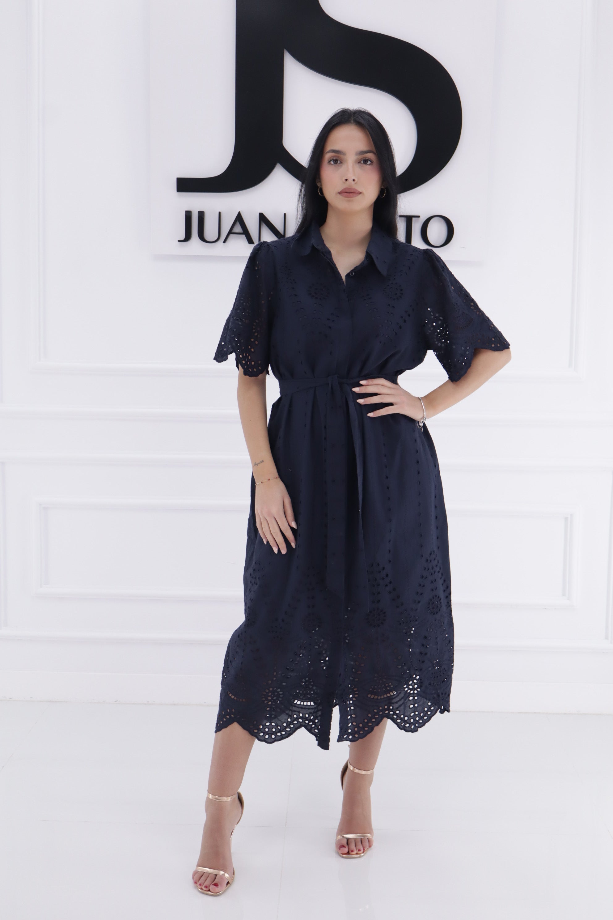 Vestido perforado M116153