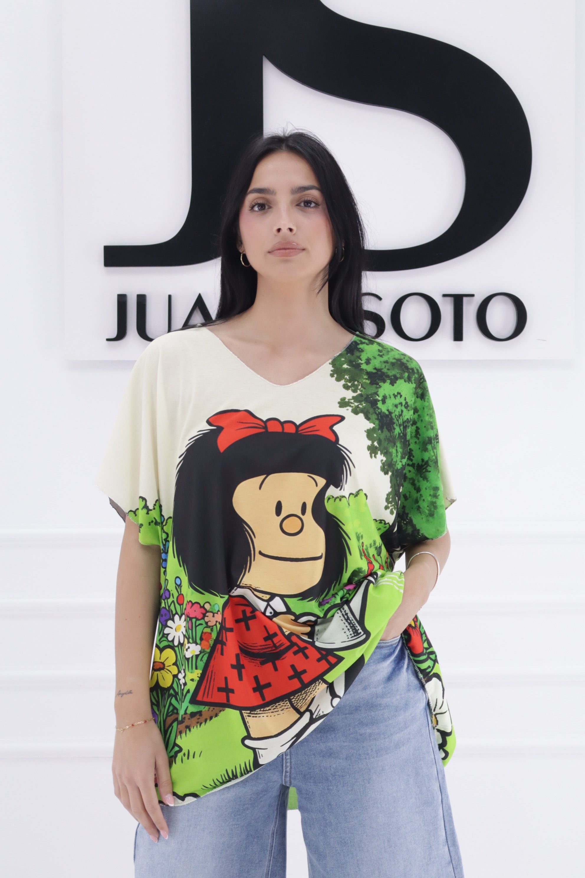 Camiseta cuello brillo 102104