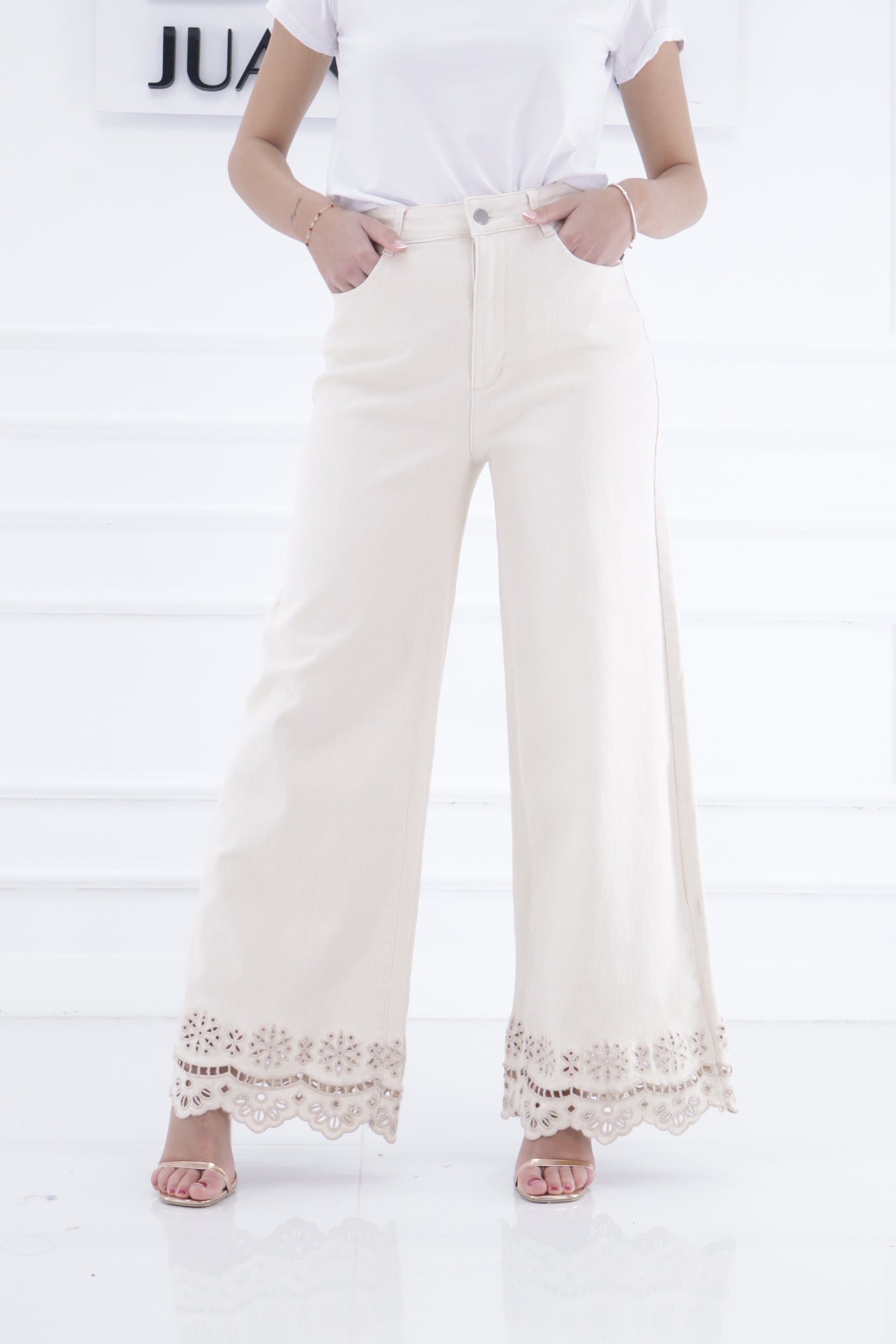 Pantalón bajo perforado Z-21