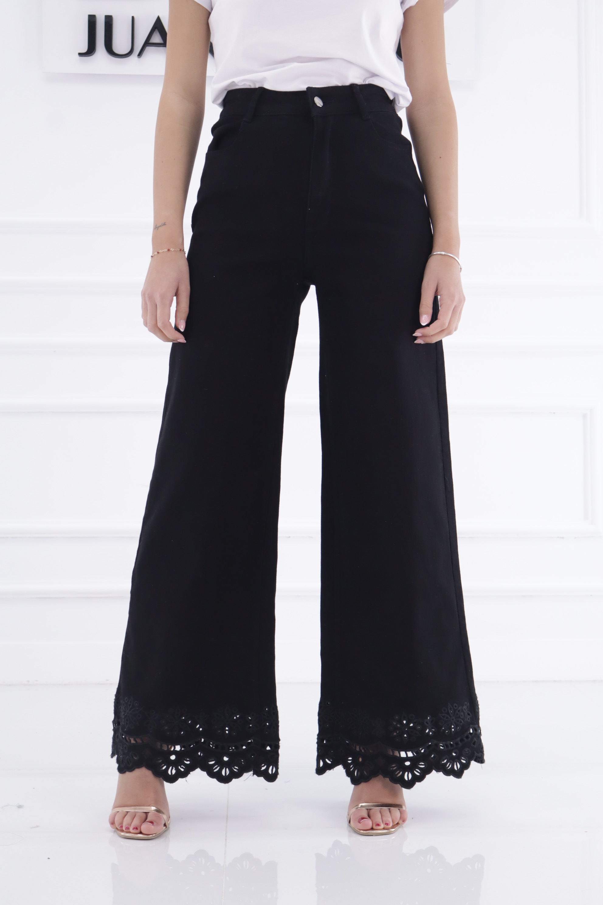 Pantalón bajo perforado Z-21