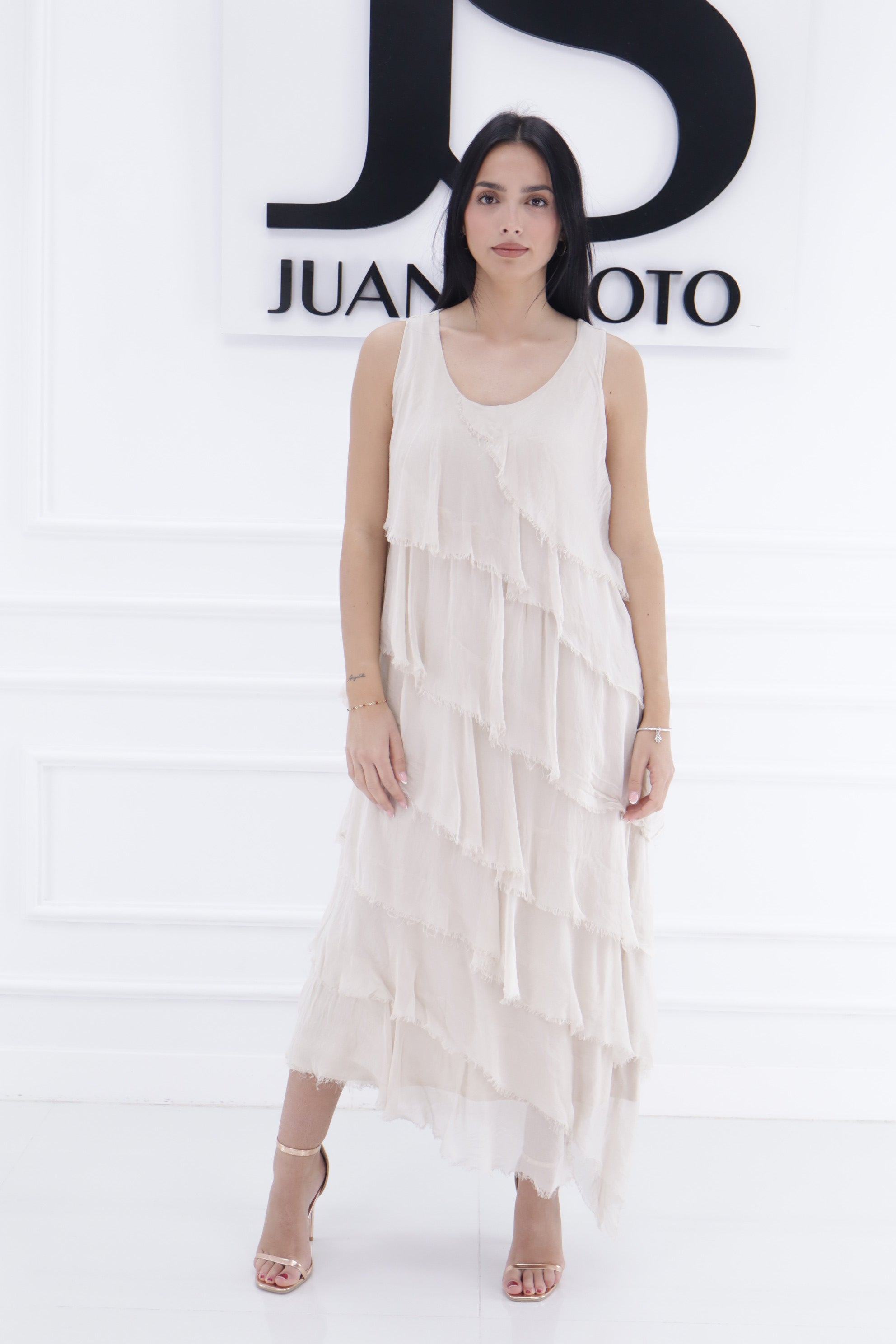 Vestido 67337 volante desigual