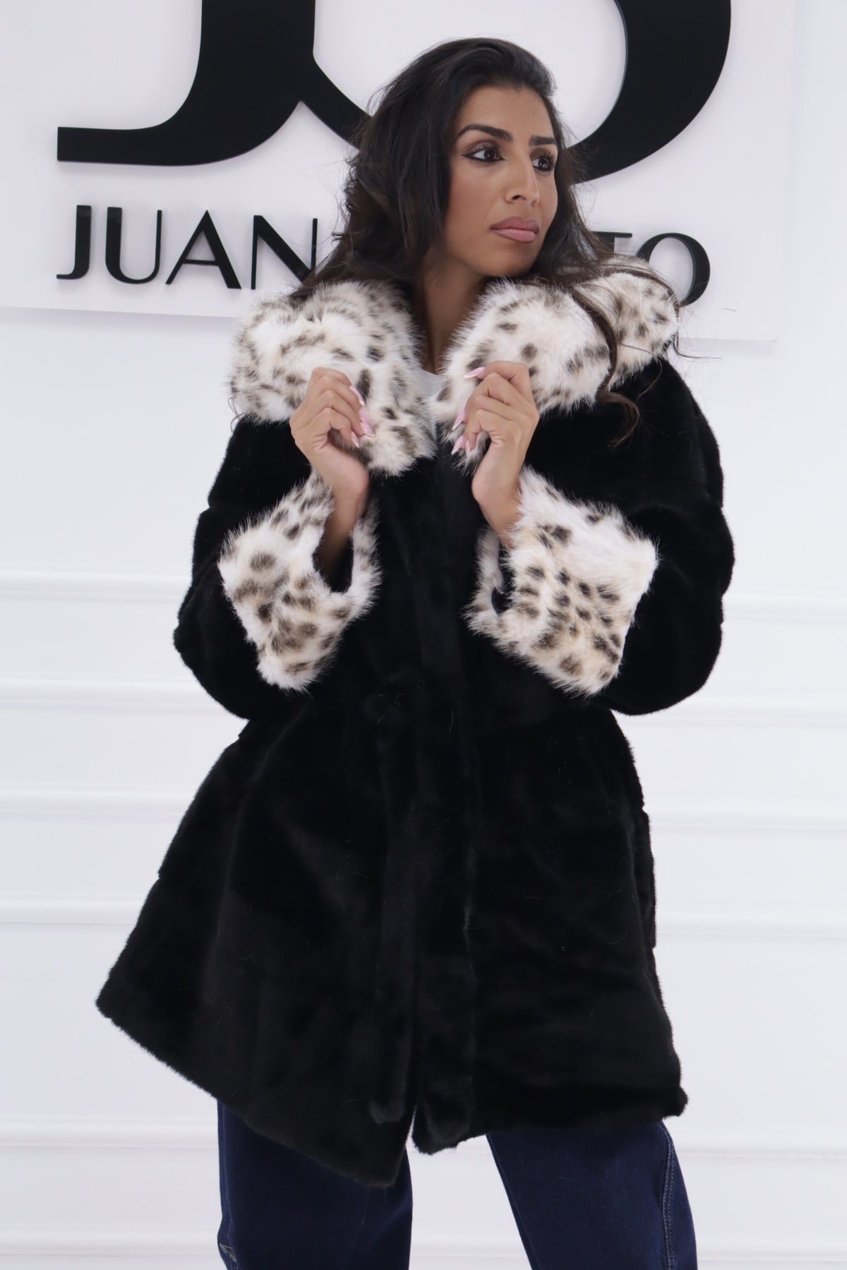 Abrigo pelo puño animal print