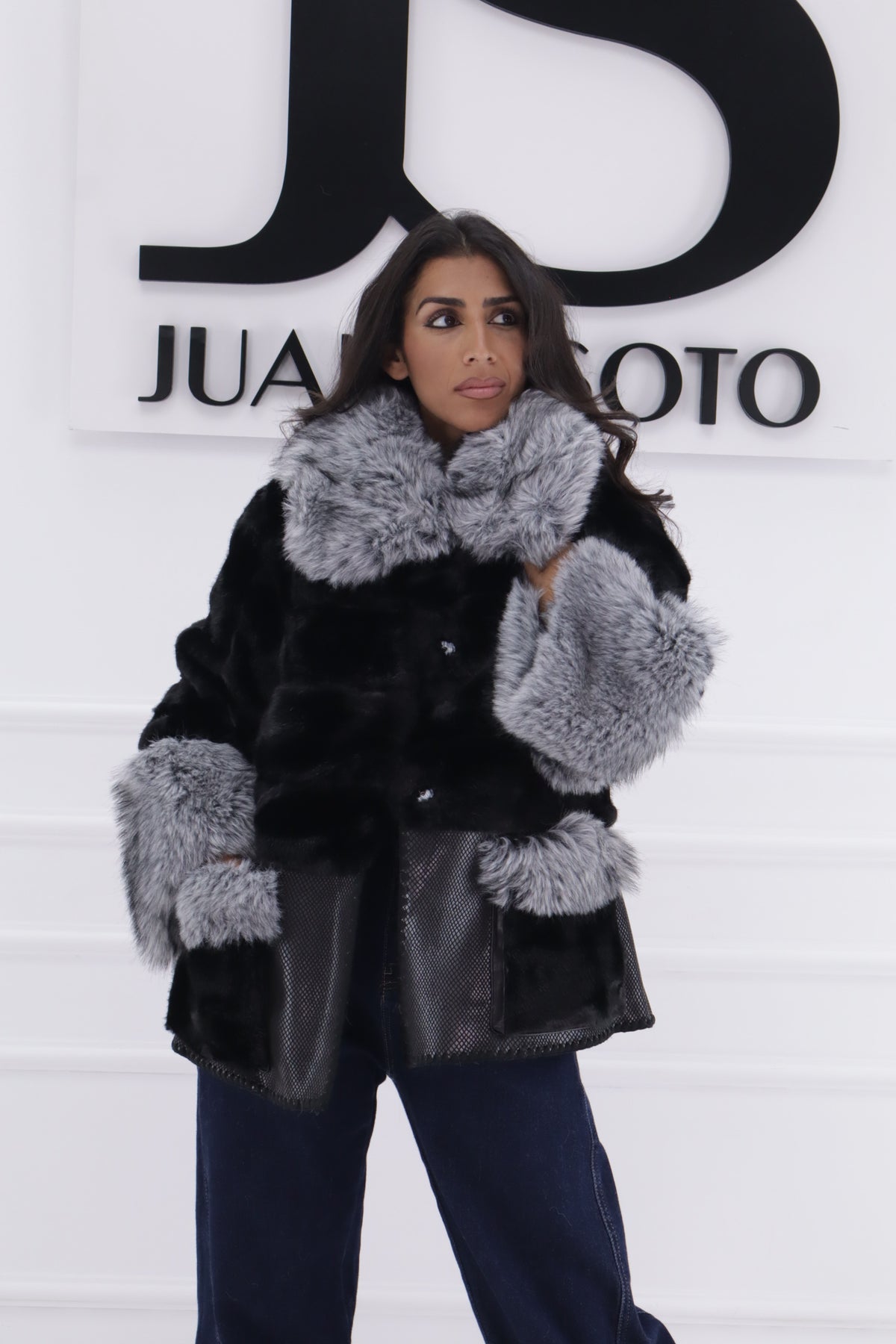 OHNE PREIS Felljacke + Schlangenoptik-Inspo