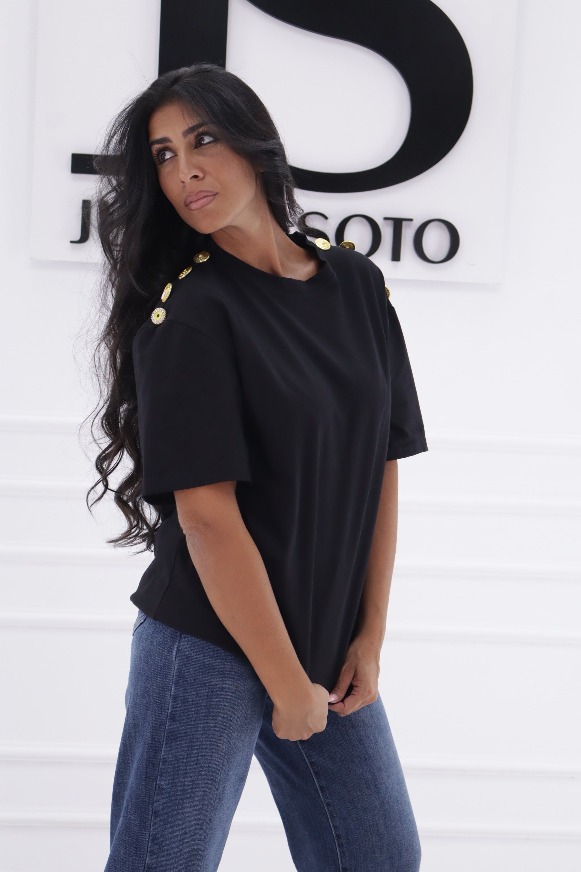 Camiseta botones hombros CK8273