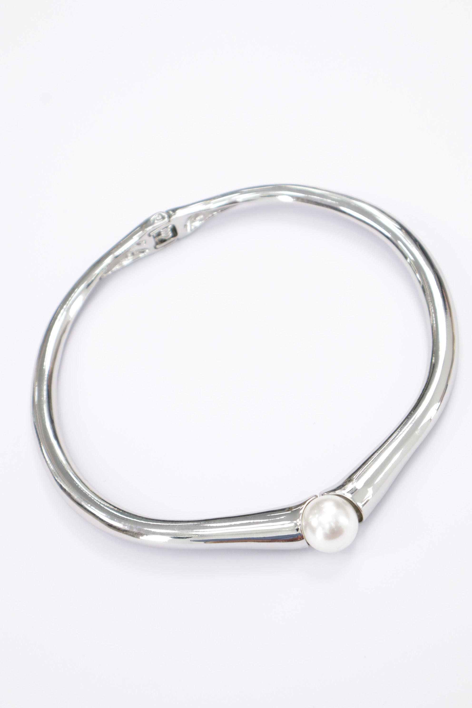 Choker rígido perla 790