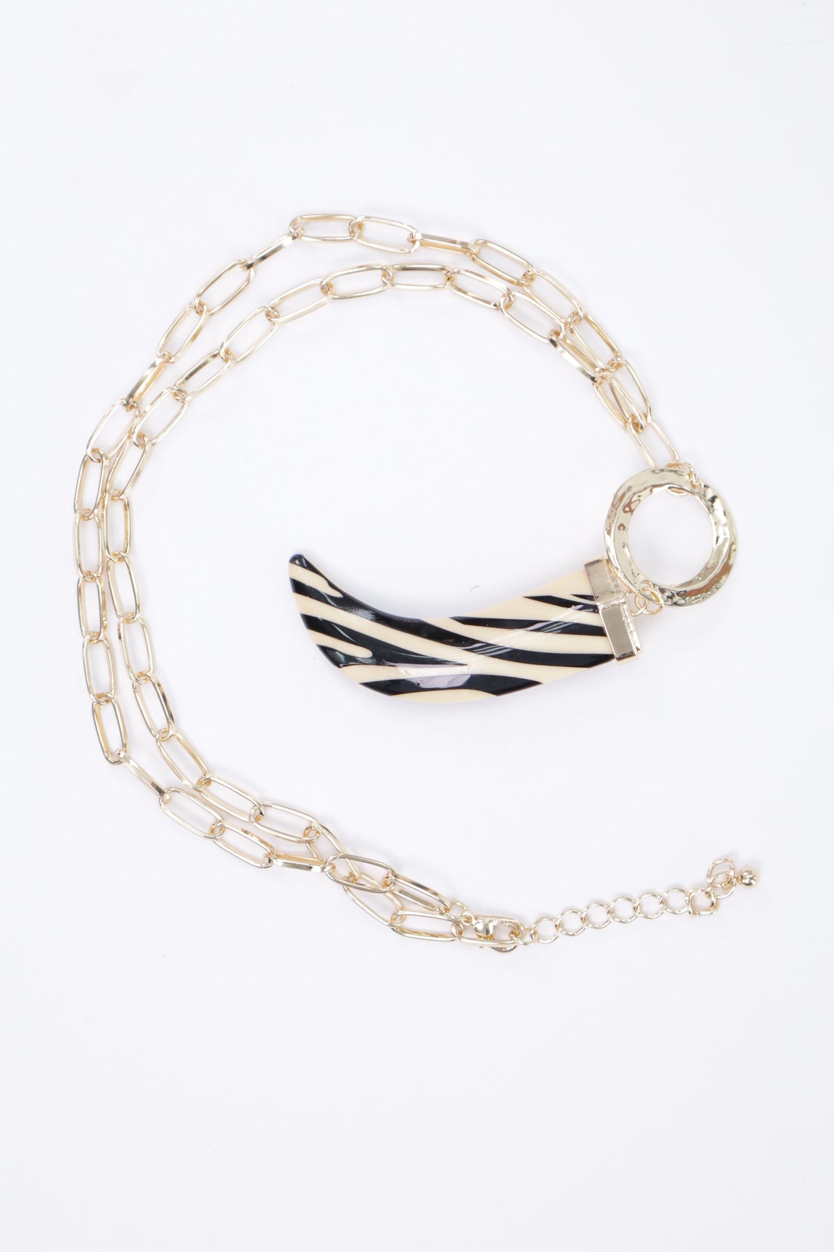 Collar cuerno estampado 56411