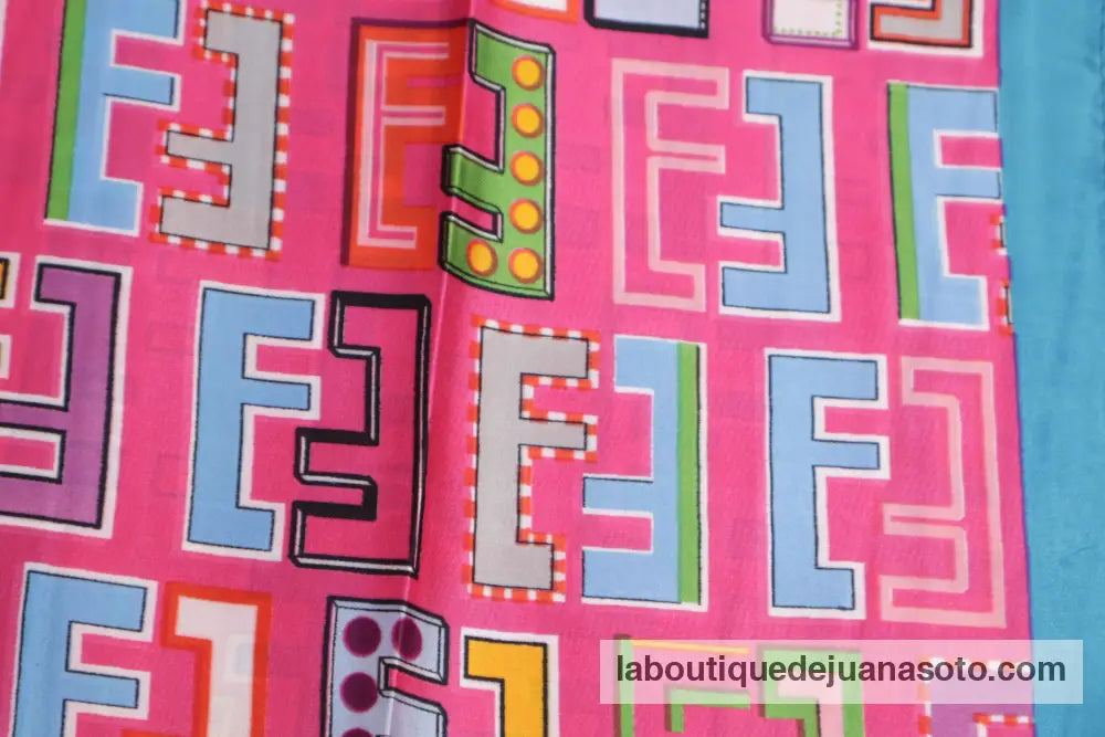 Pañuelo letra cd-3791 ROSA FUCSIA